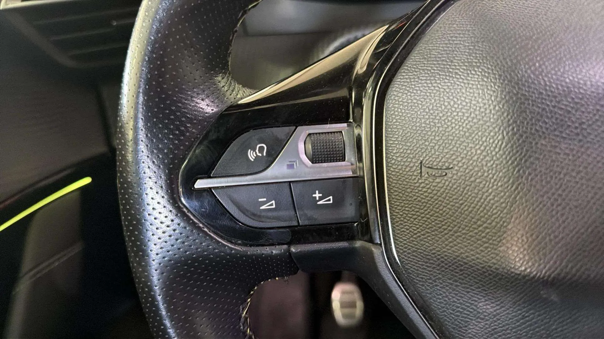 Peugeot 208 PureTech GT - foto 11