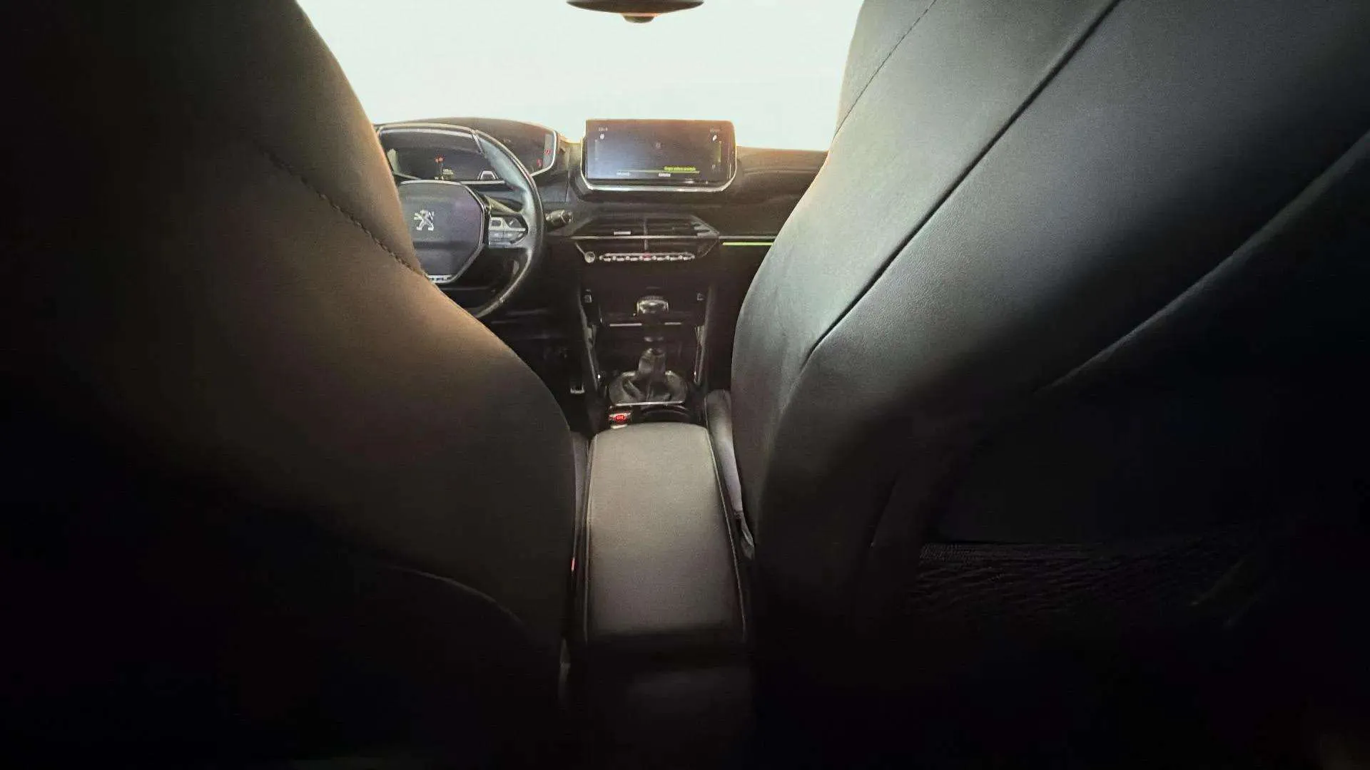 Peugeot 208 PureTech GT - foto 16