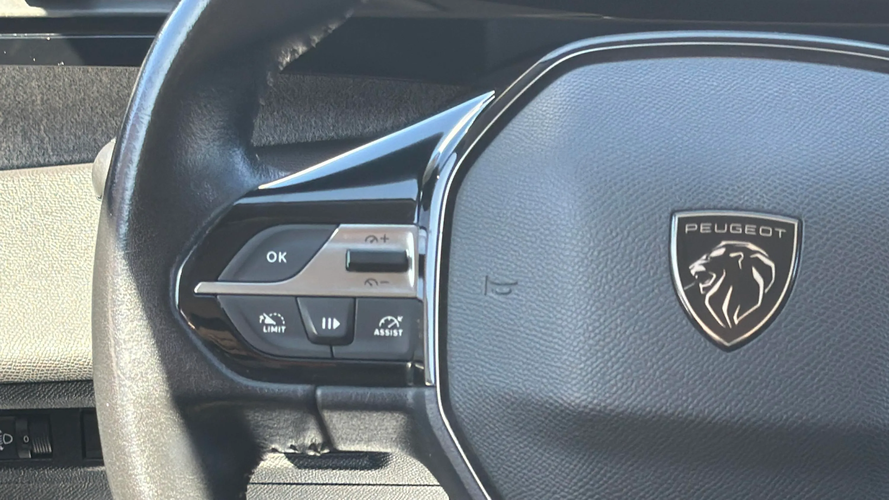 Peugeot 308 Allure PureTech 130 - foto 15