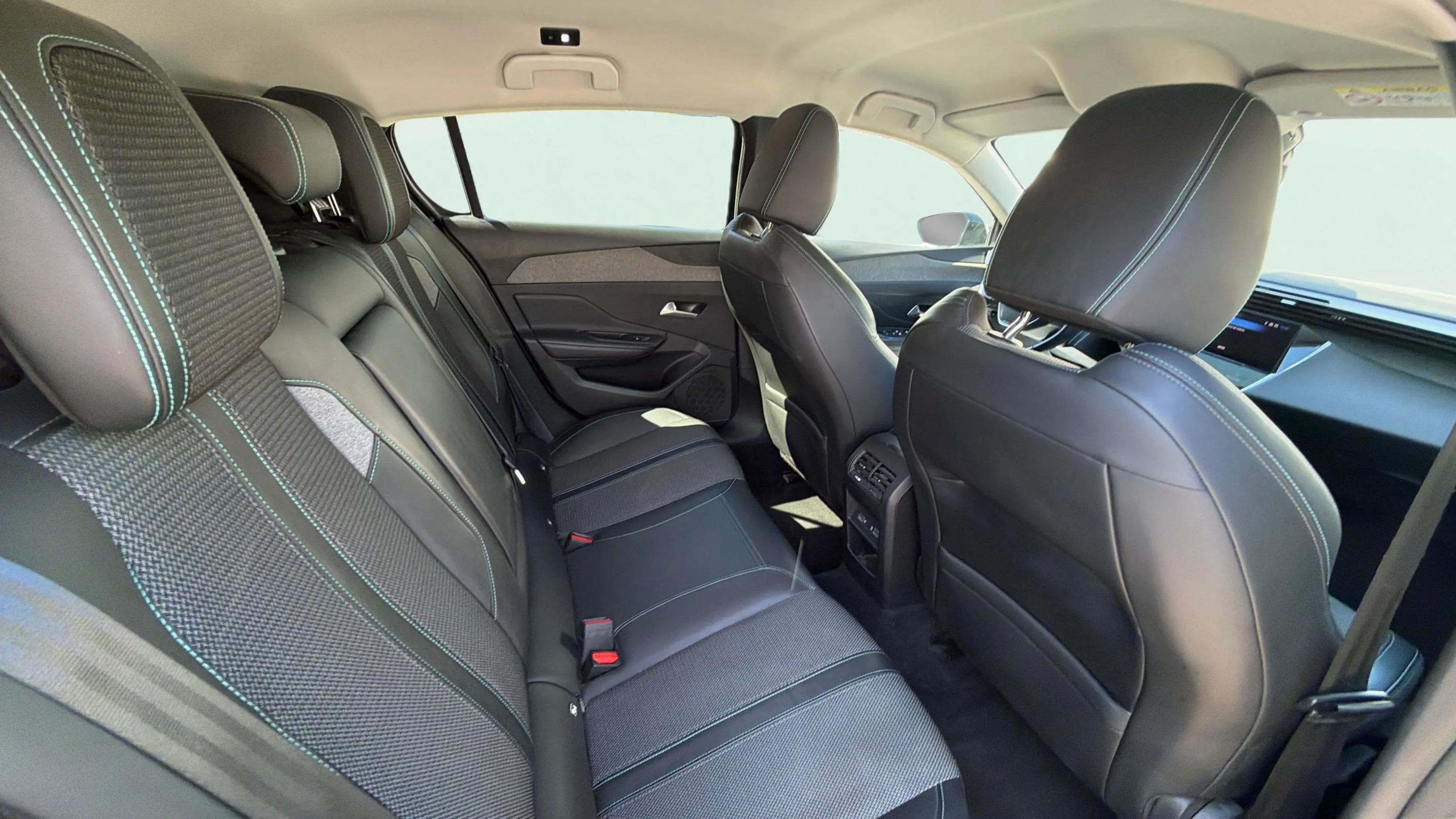Peugeot 308 Allure PureTech 130 - foto 22