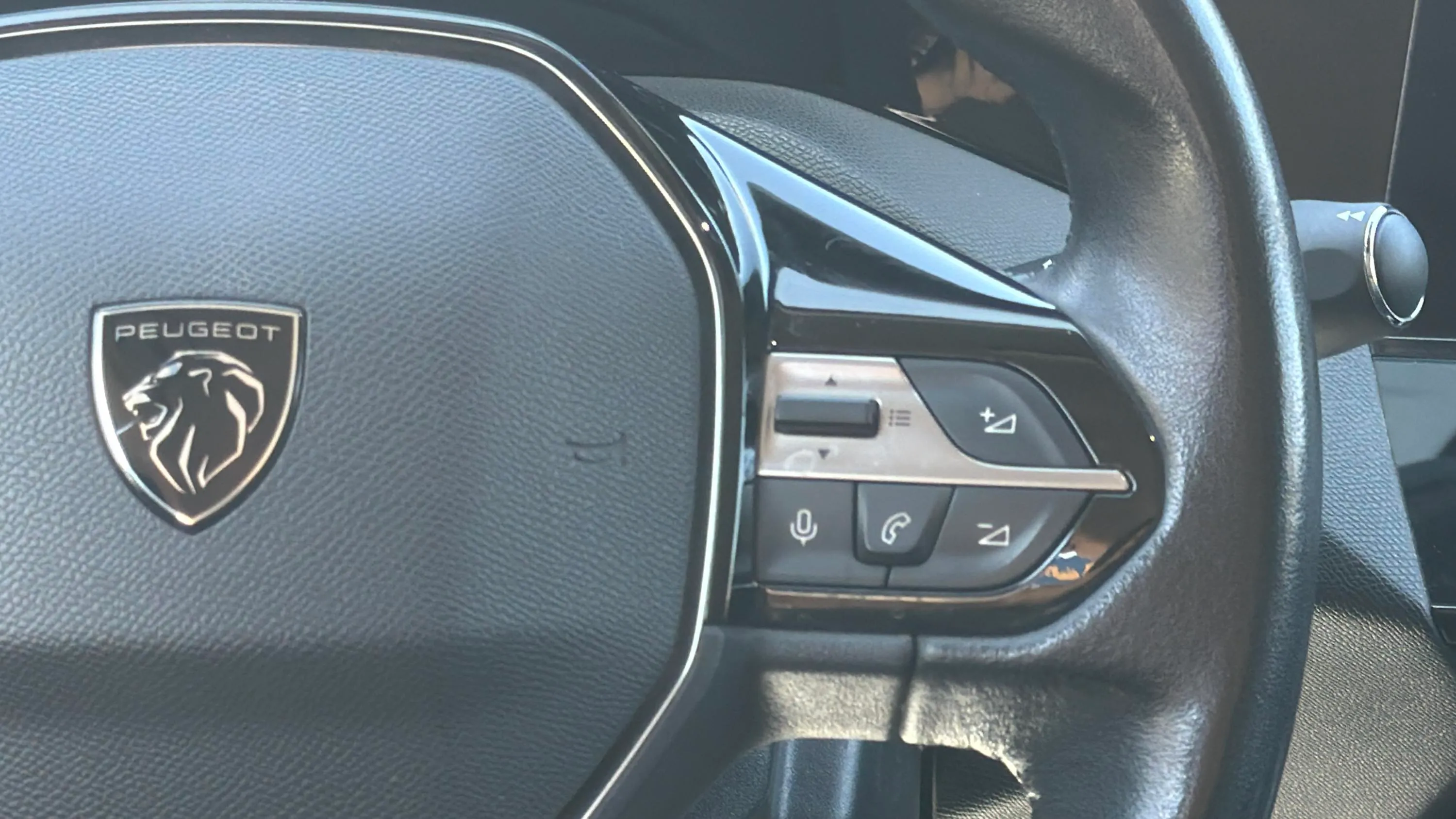 Peugeot 308 Allure PureTech 130 - foto 16