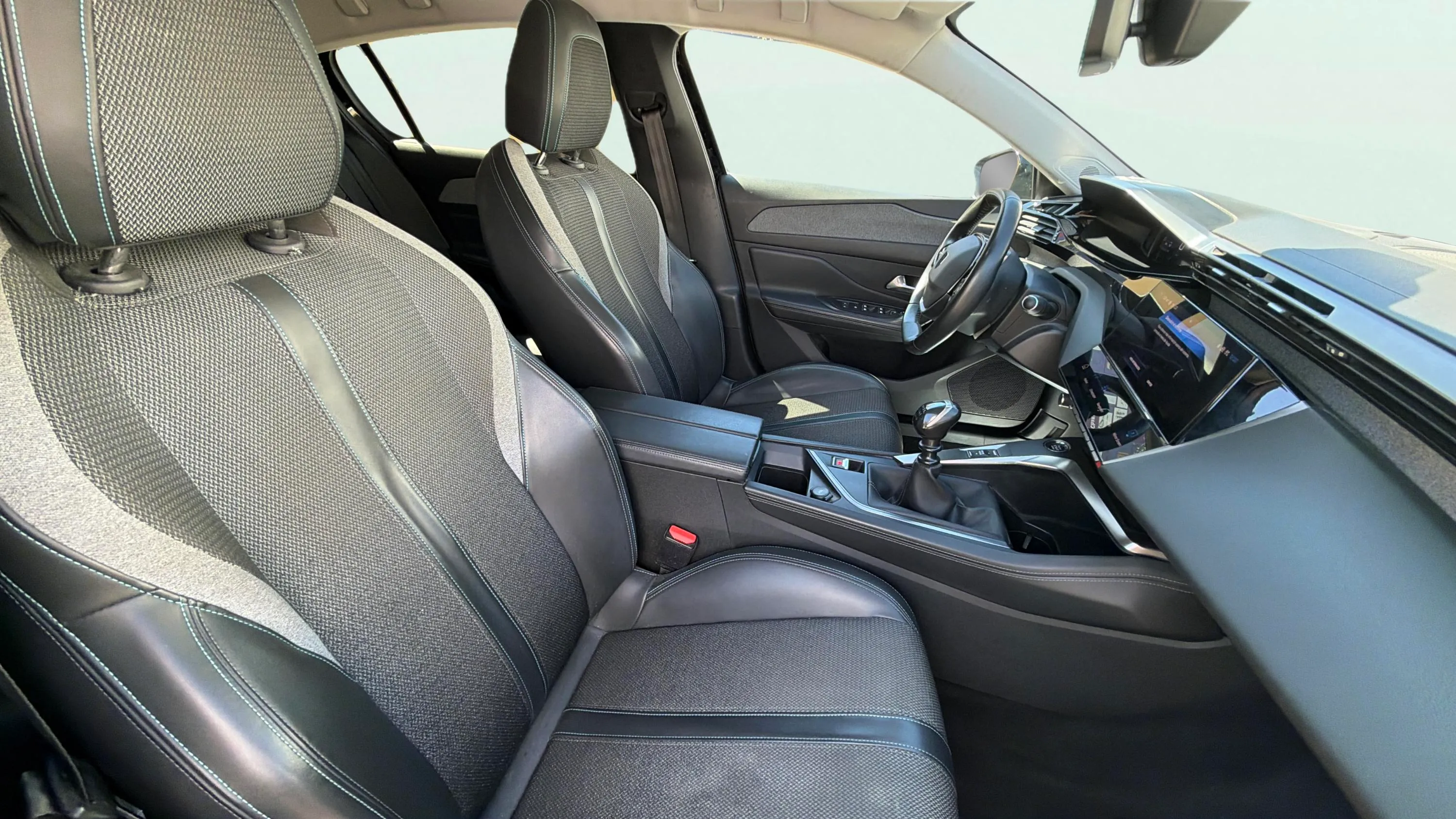 Peugeot 308 Allure PureTech 130 - foto 21