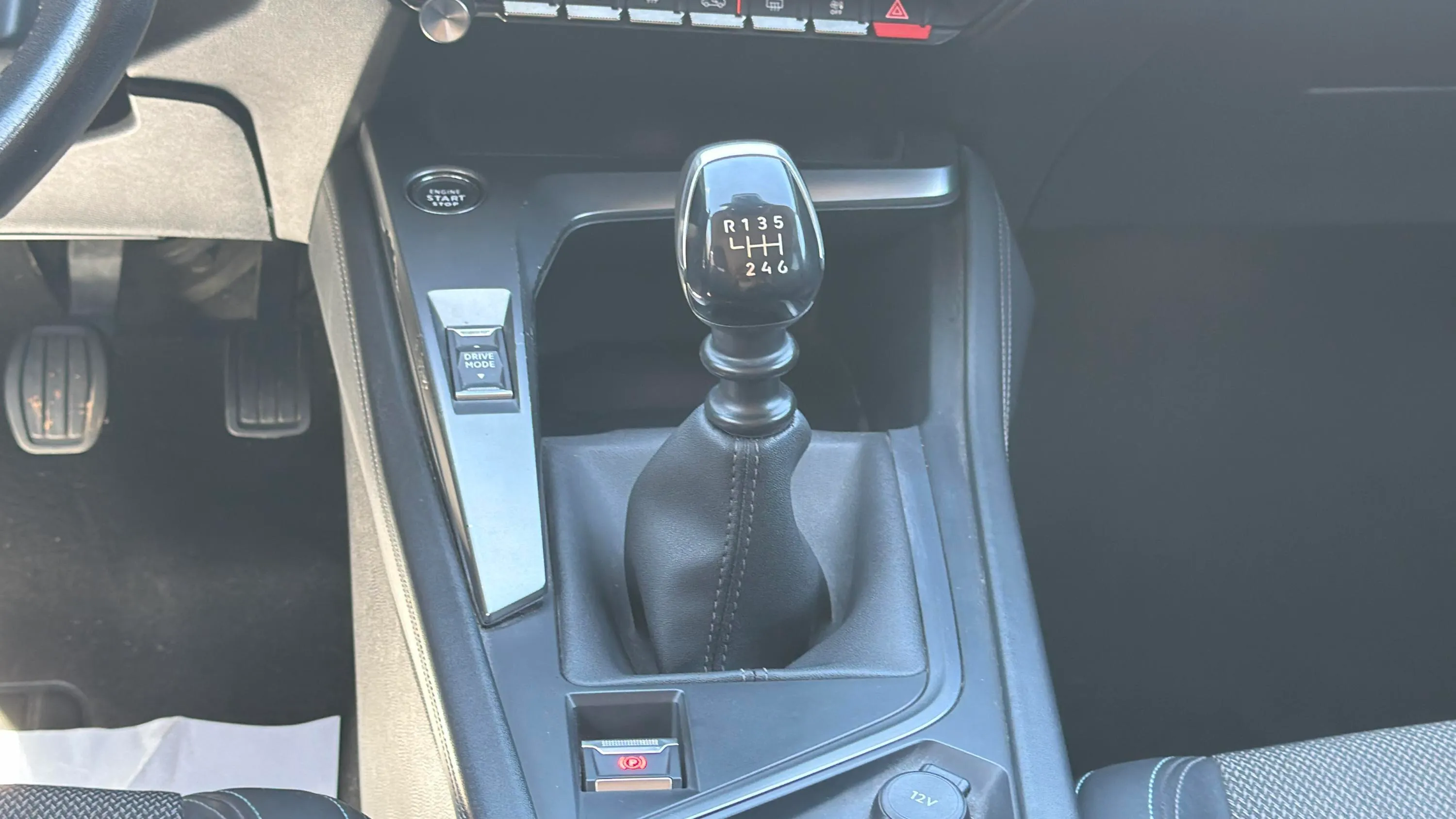 Peugeot 308 Allure PureTech 130 - foto 19
