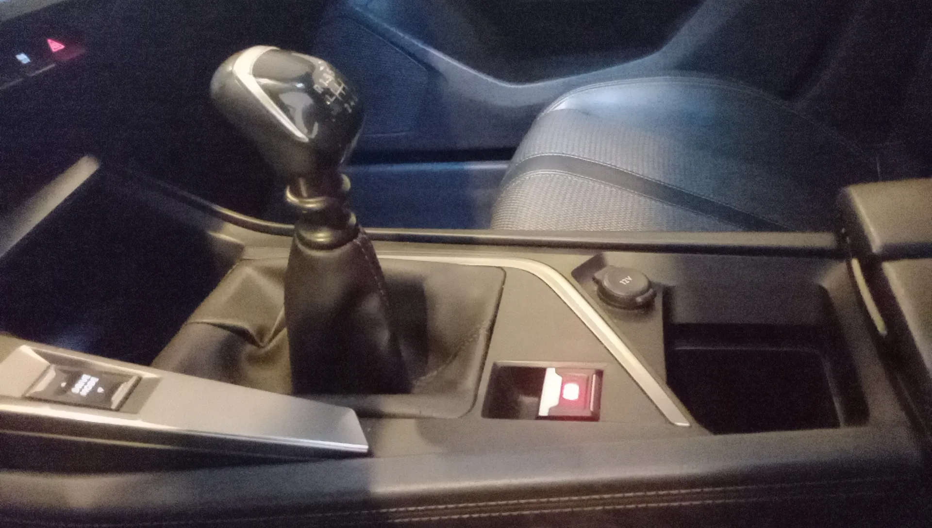 Peugeot 308 Allure PureTech 130 - foto 23