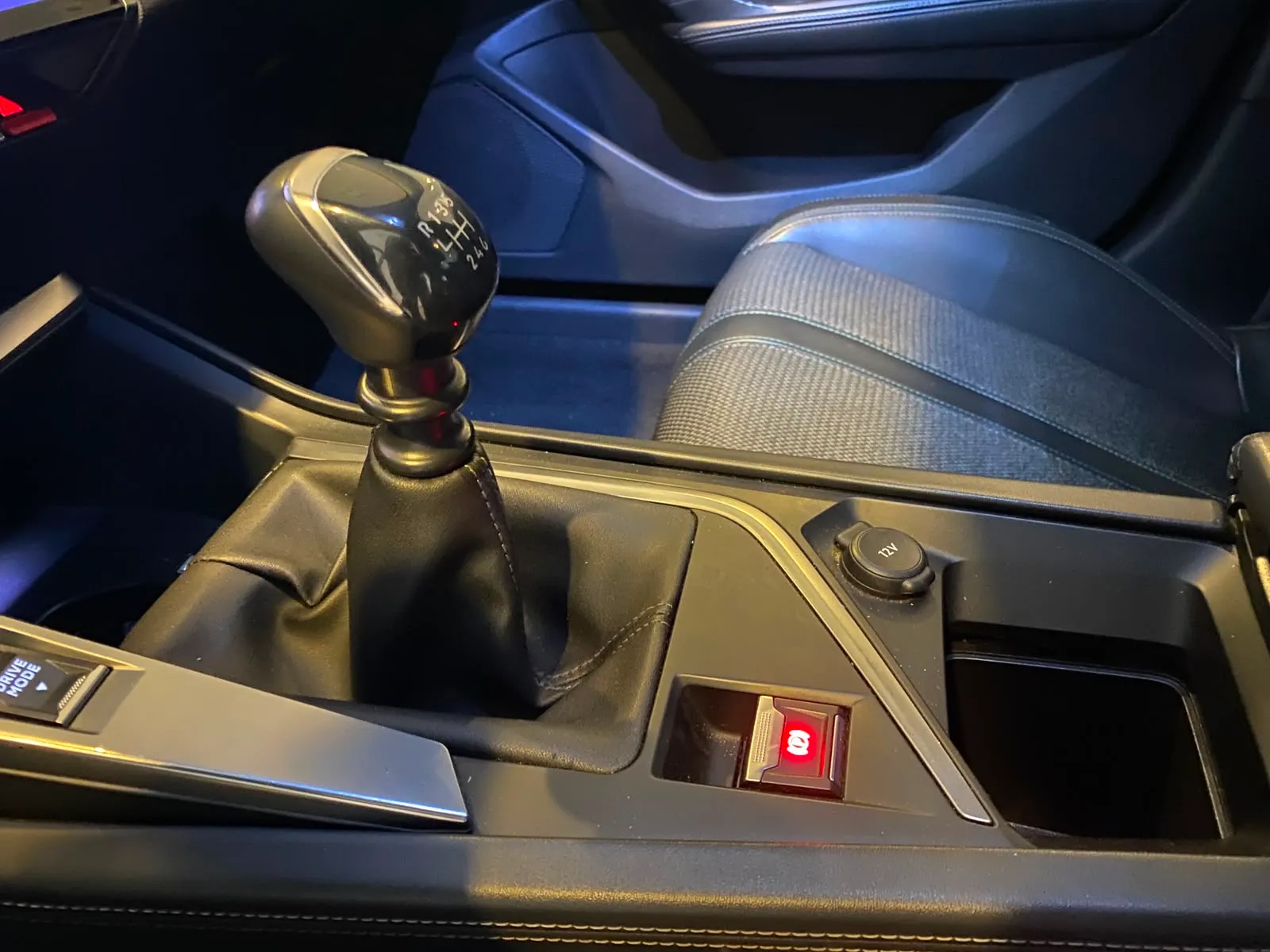 Peugeot 308 Allure PureTech 130 - foto 20