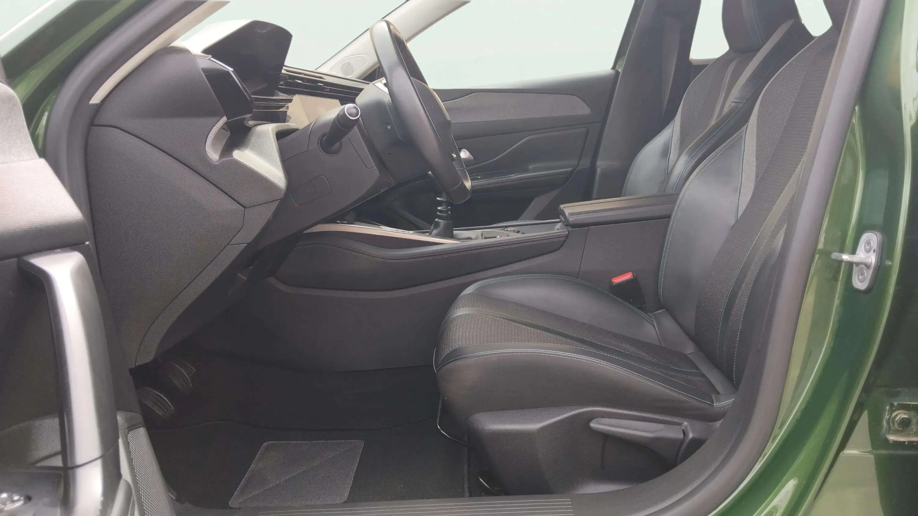 Peugeot 308 Allure PureTech 130 - foto 18