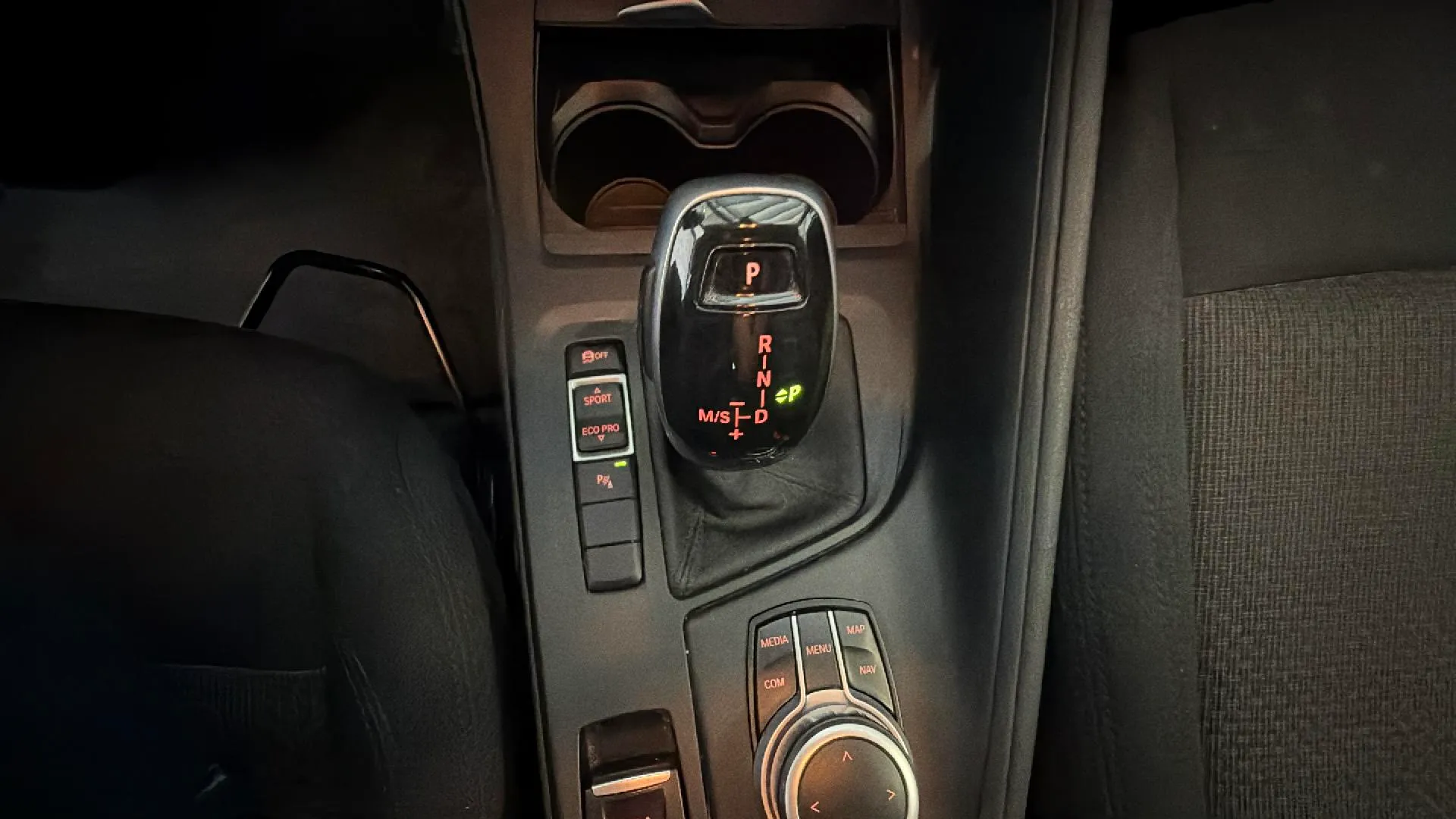 BMW X1 sDrive18dA Corporate - foto 19