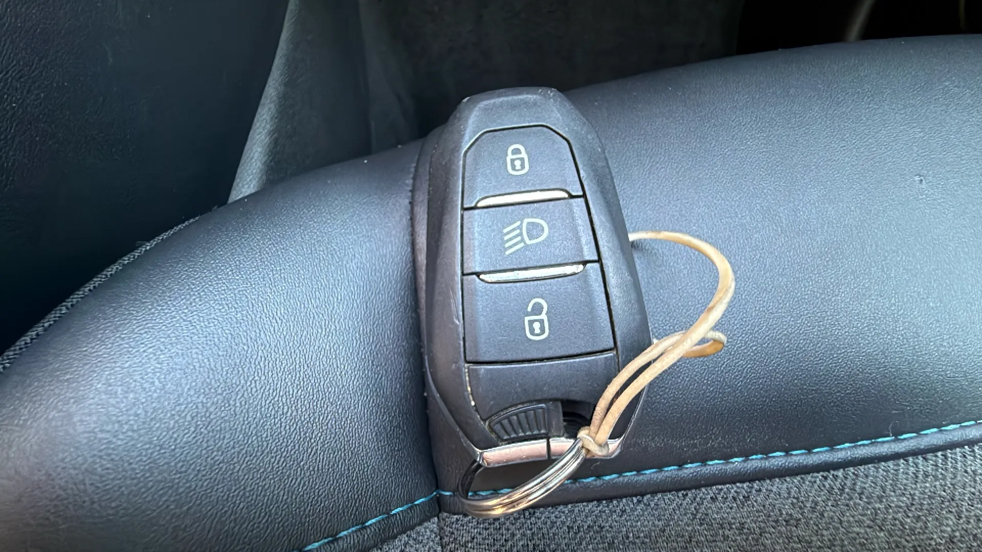 Citroën C4 PureTech 130 EAT8 Feel Pack - foto 26
