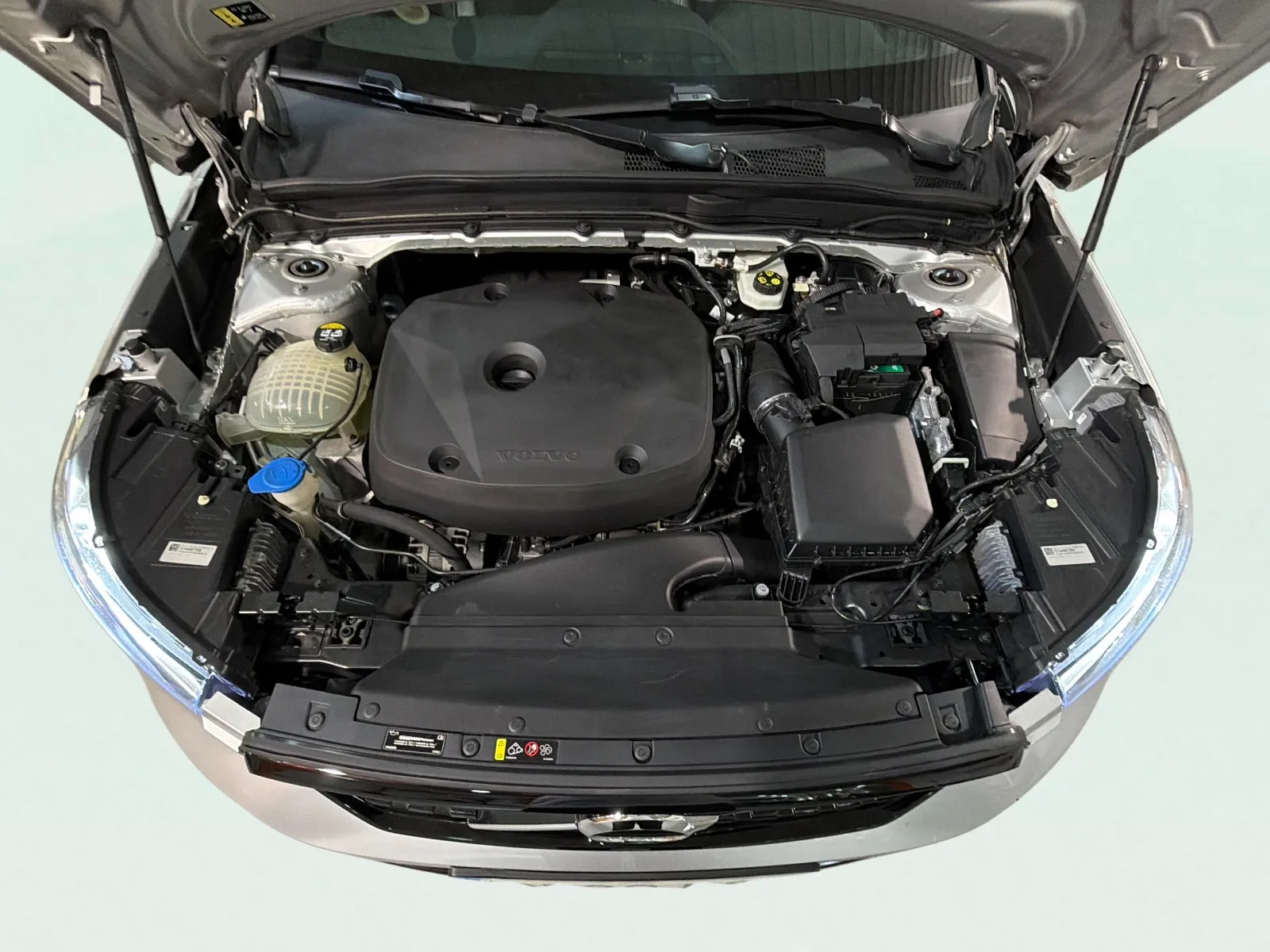Volvo XC40 2.0 T4 R-Design - foto 21