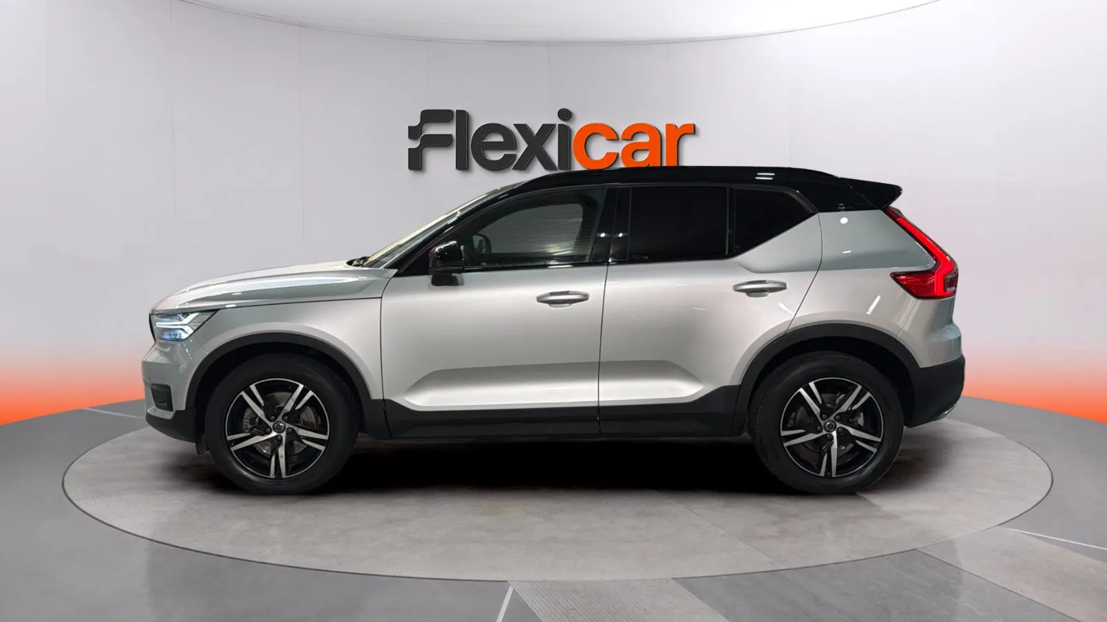 Volvo XC40 2.0 T4 R-Design - foto 5