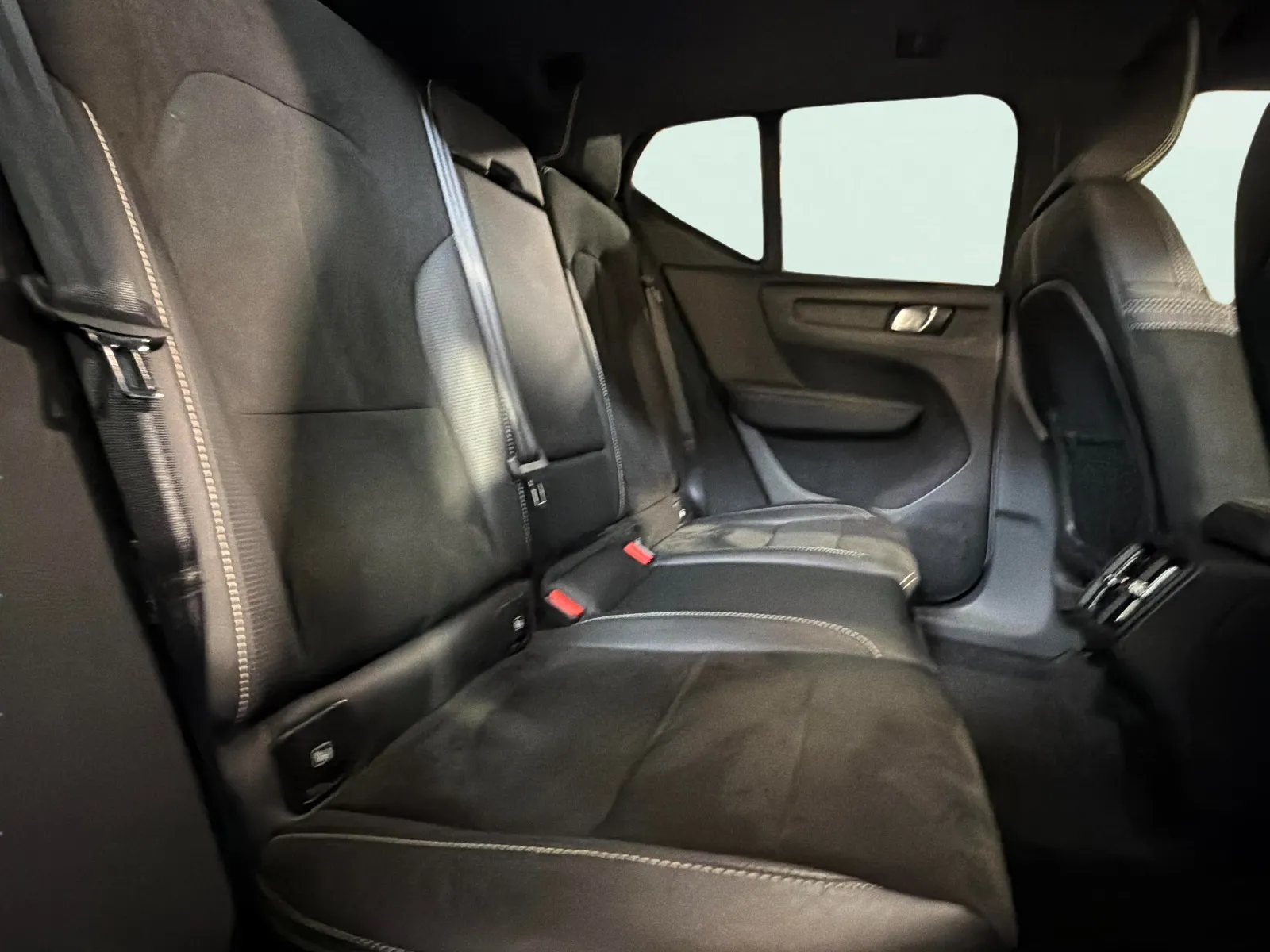 Volvo XC40 2.0 T4 R-Design - foto 18