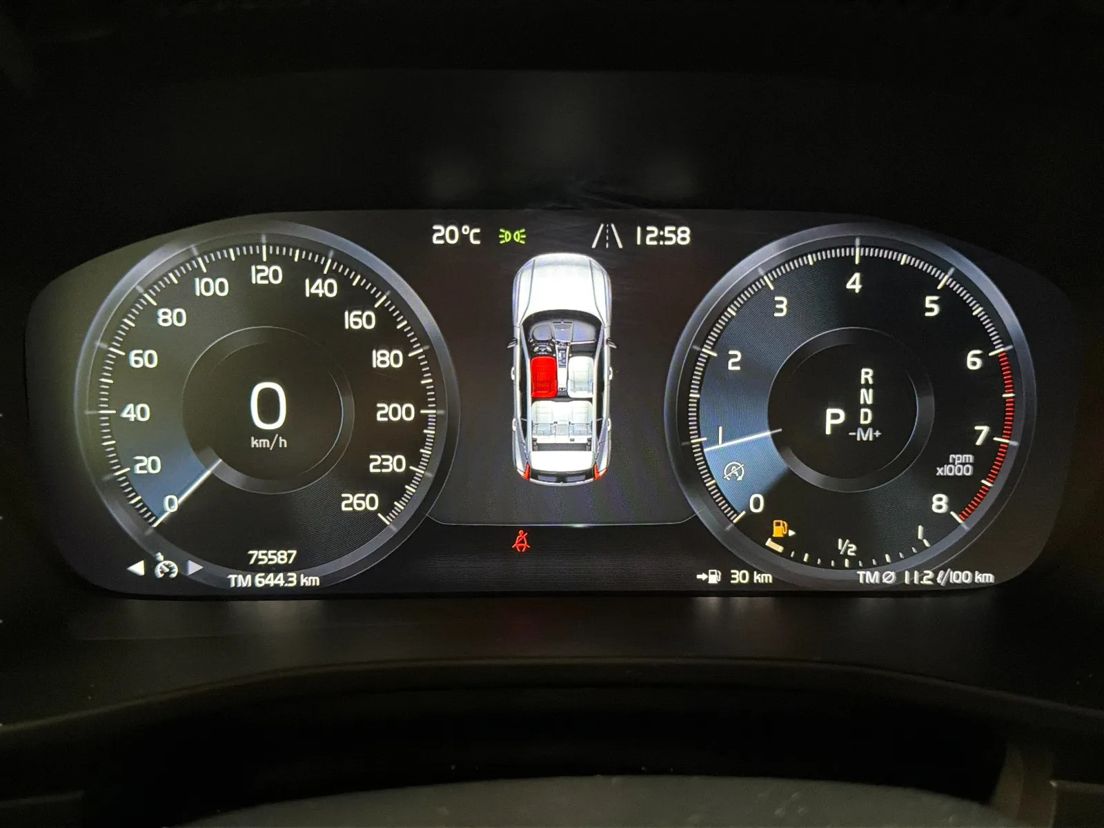 Volvo XC40 2.0 T4 R-Design - foto 11