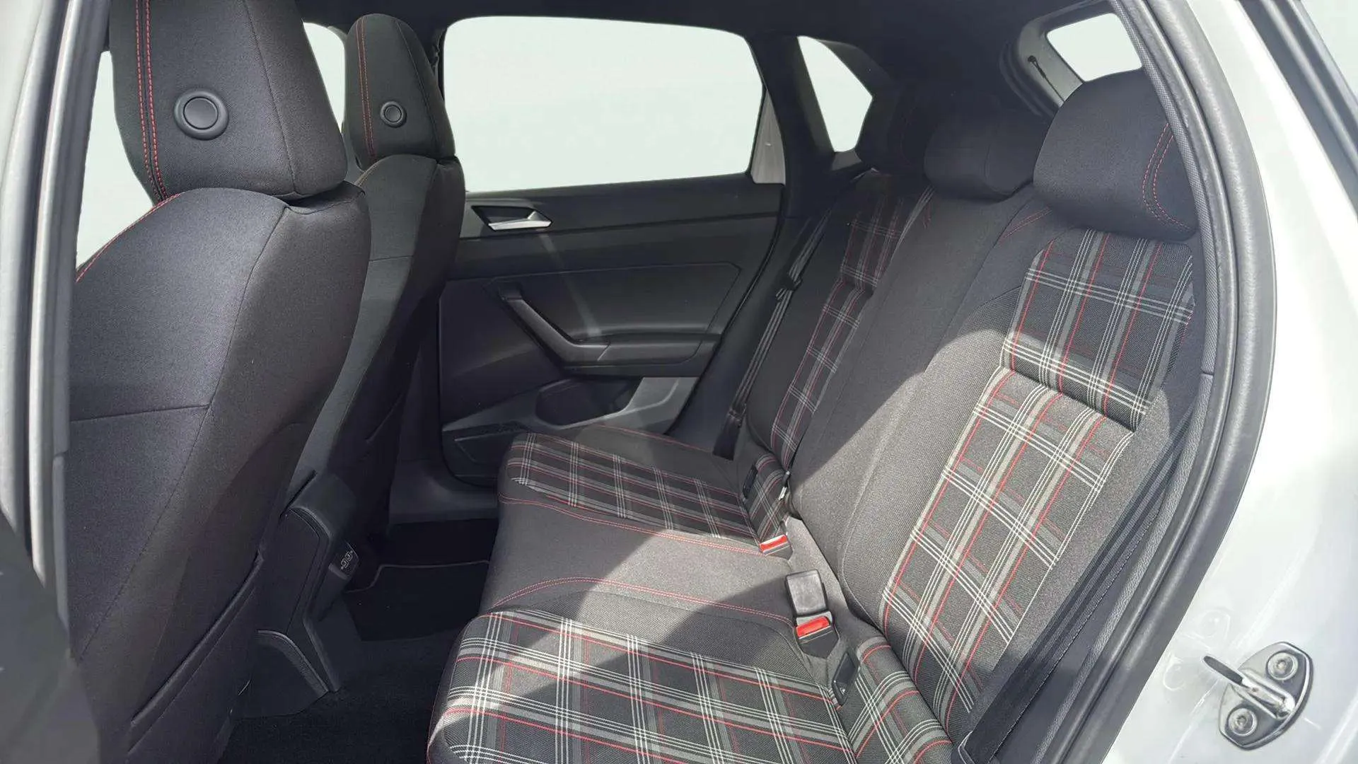 Volkswagen Polo GTI 2.0 TSI DSG - foto 16