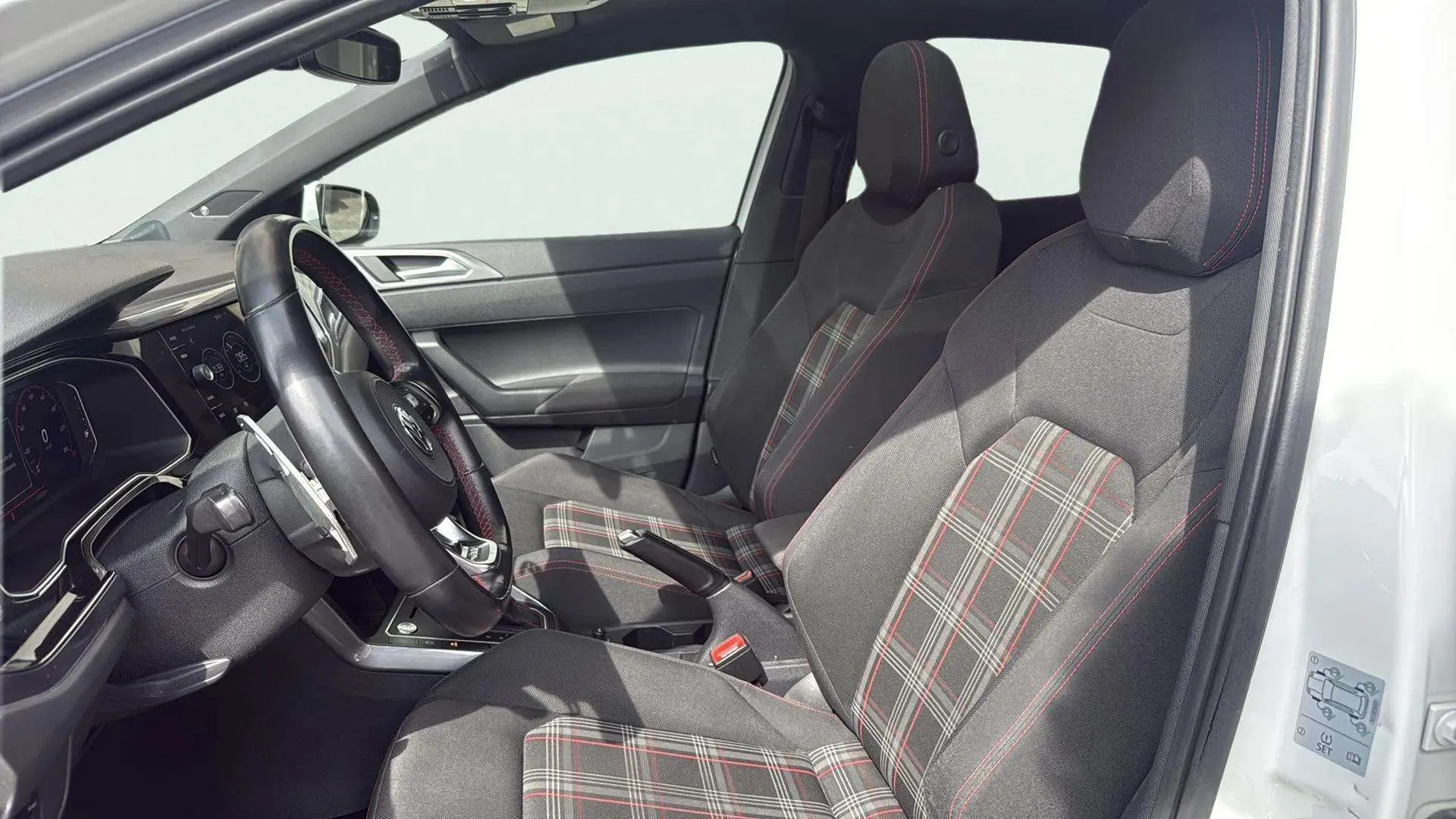 Volkswagen Polo GTI 2.0 TSI DSG - foto 14