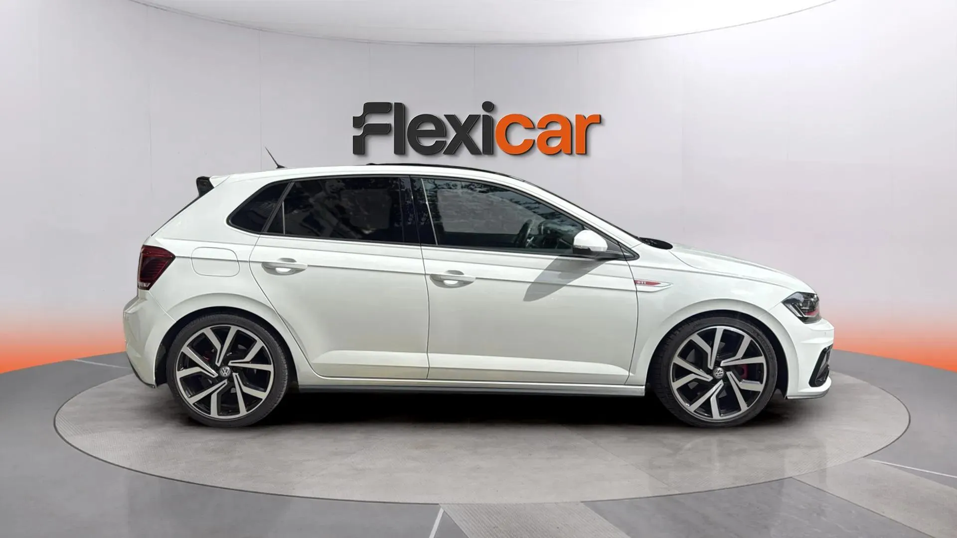 Volkswagen Polo GTI 2.0 TSI DSG - foto 2