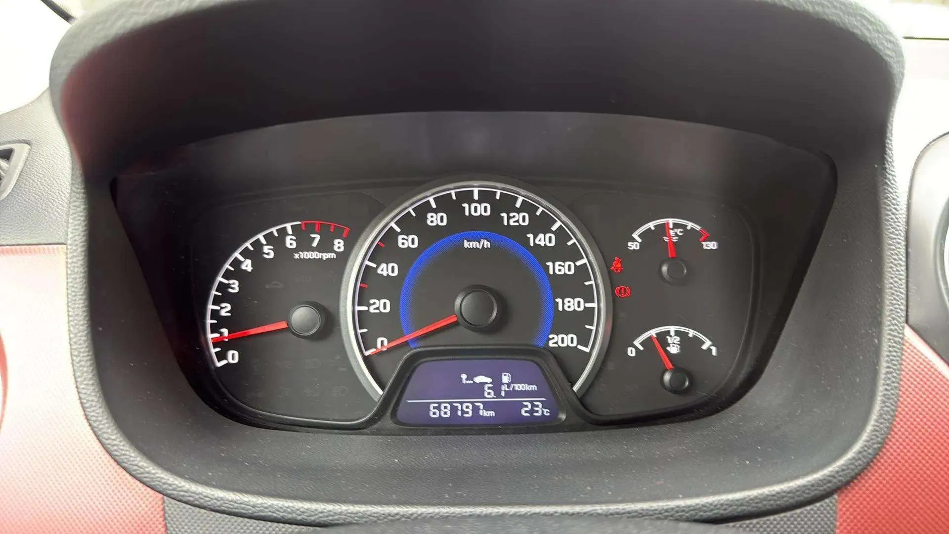 Hyundai i10 1.0 Klass - foto 13