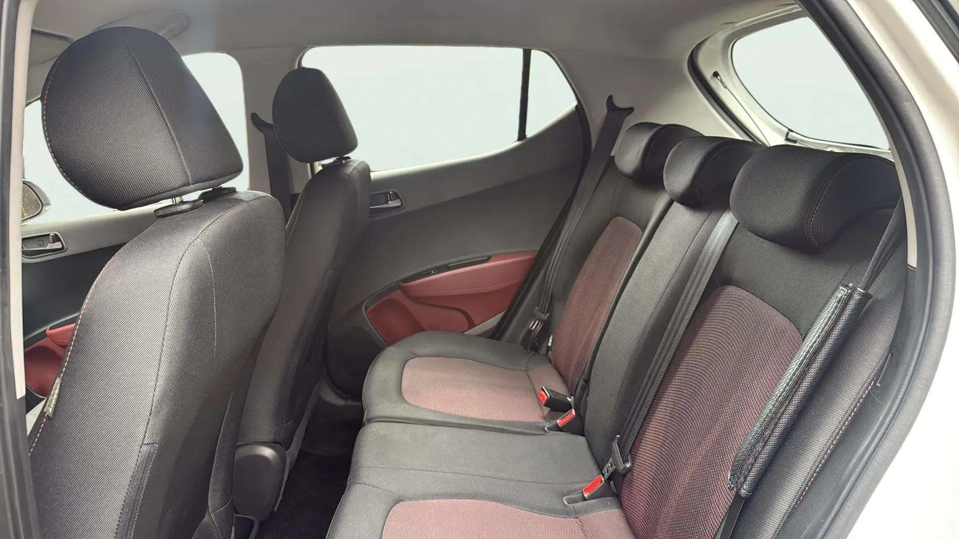 Hyundai i10 1.0 Klass - foto 15