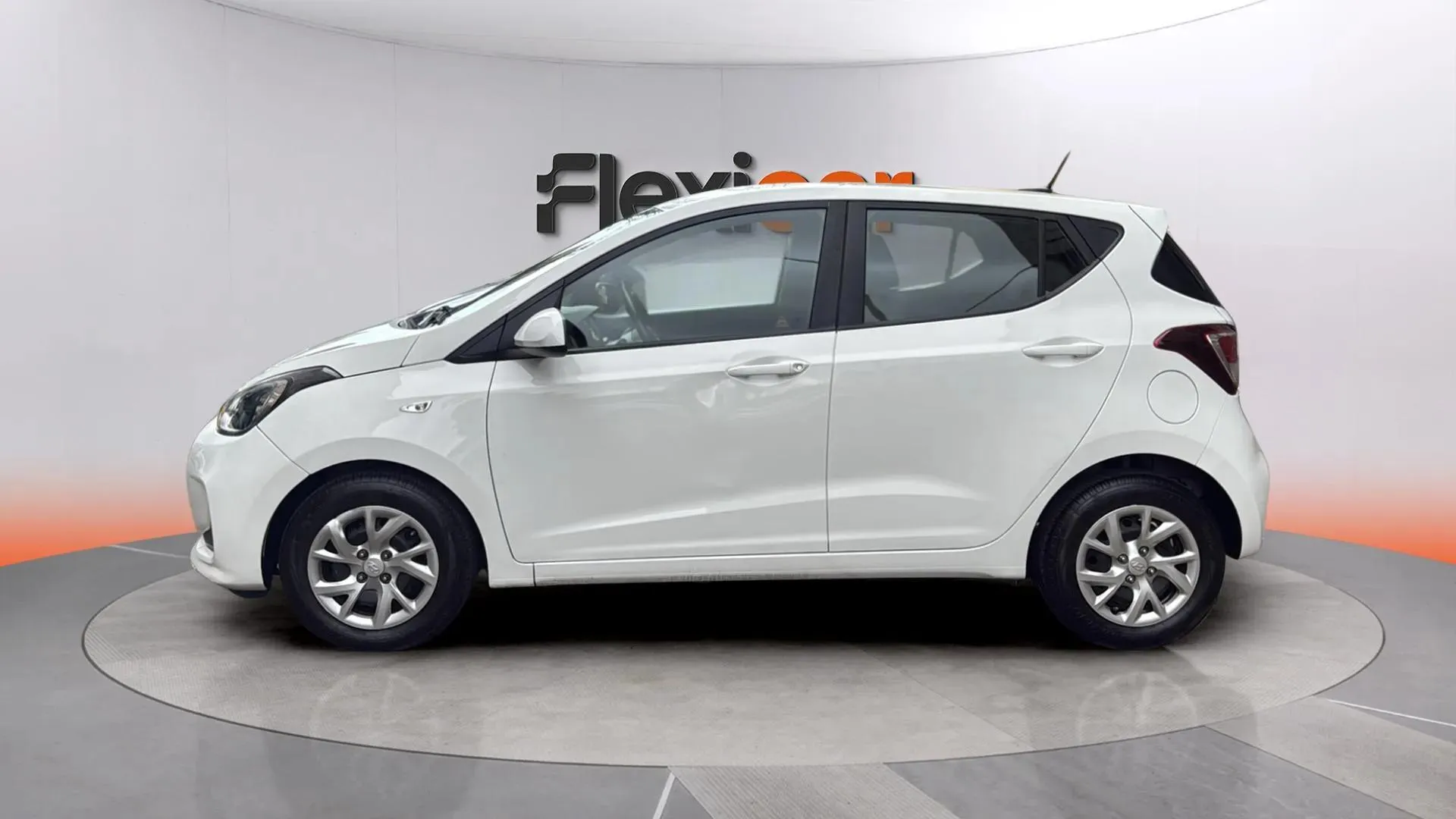 Hyundai i10 1.0 Klass - foto 7