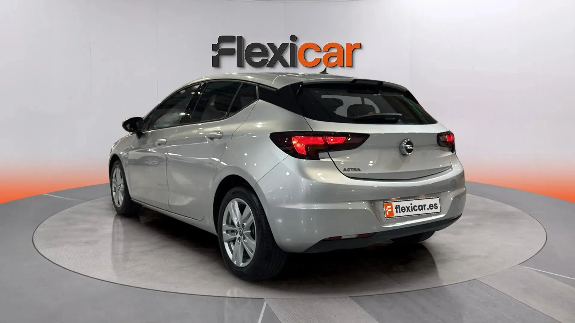 Opel Astra 1.2T SHT Business Elegance - foto 5