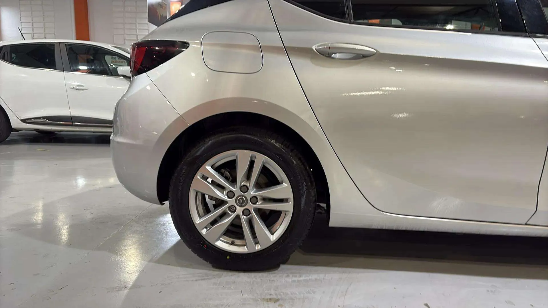 Opel Astra 1.2T SHT Business Elegance - foto 21