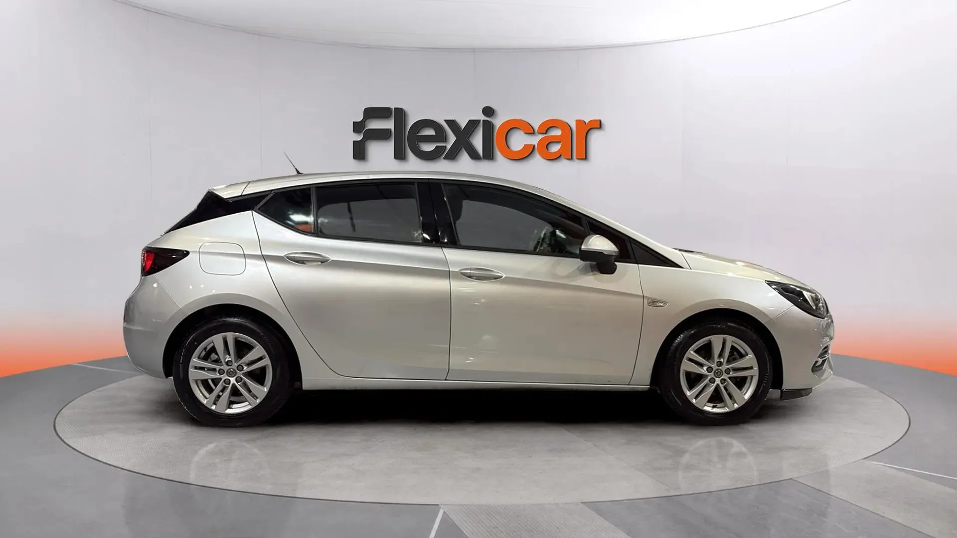 Opel Astra 1.2T SHT Business Elegance - foto 8
