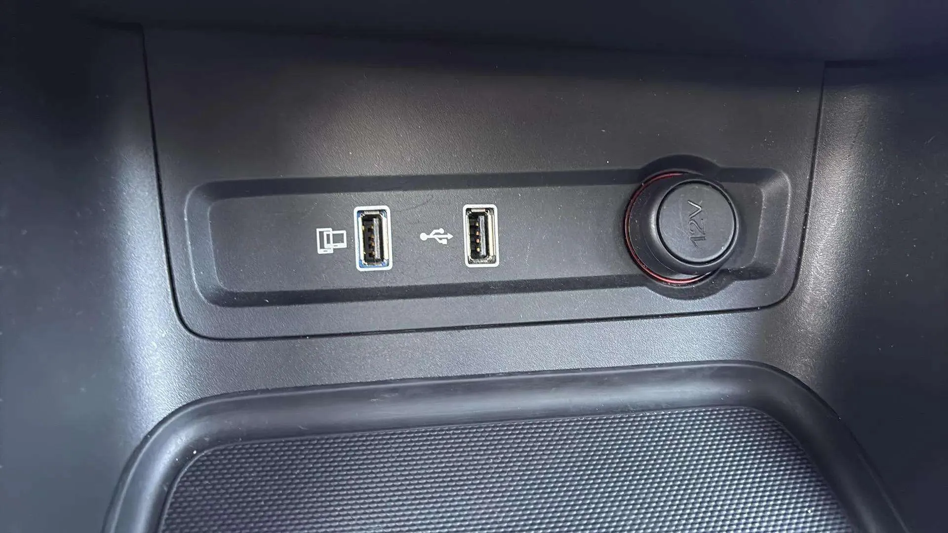 MG ZS 1.0T Luxury - foto 24