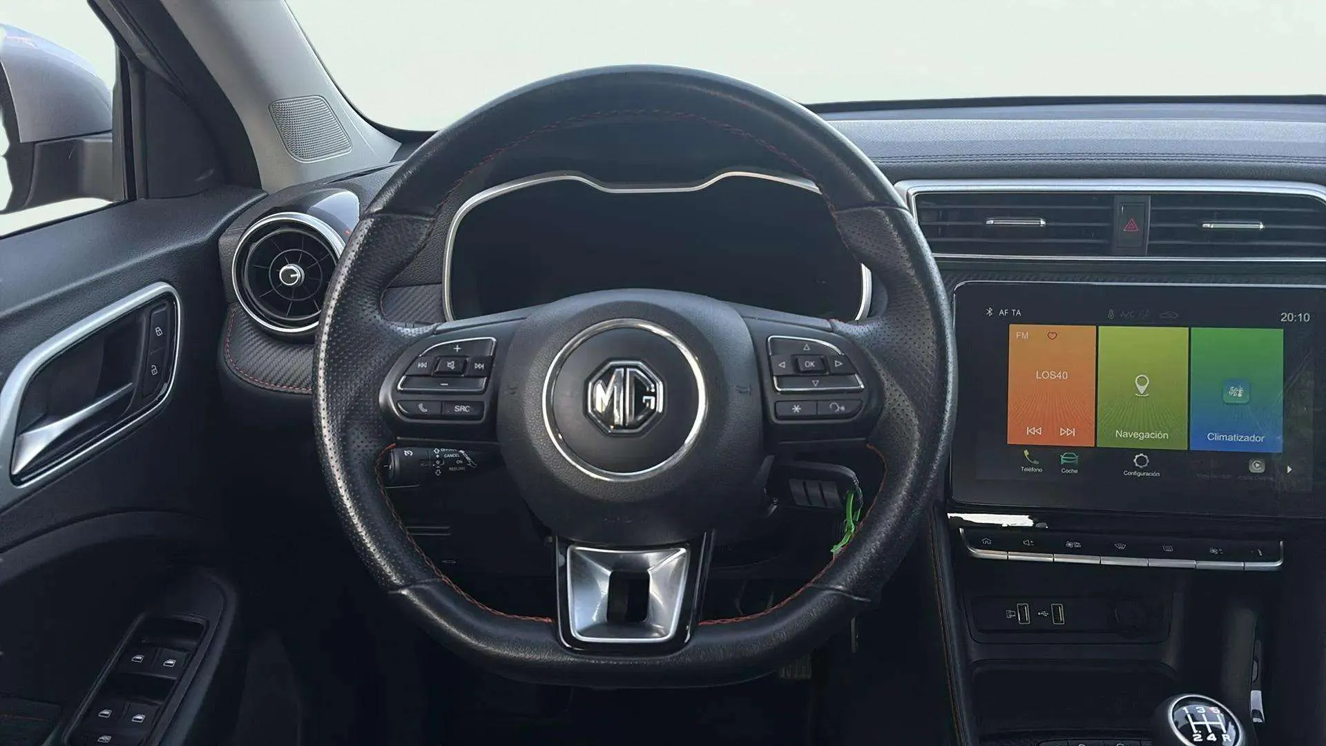 MG ZS 1.0T Luxury - foto 14