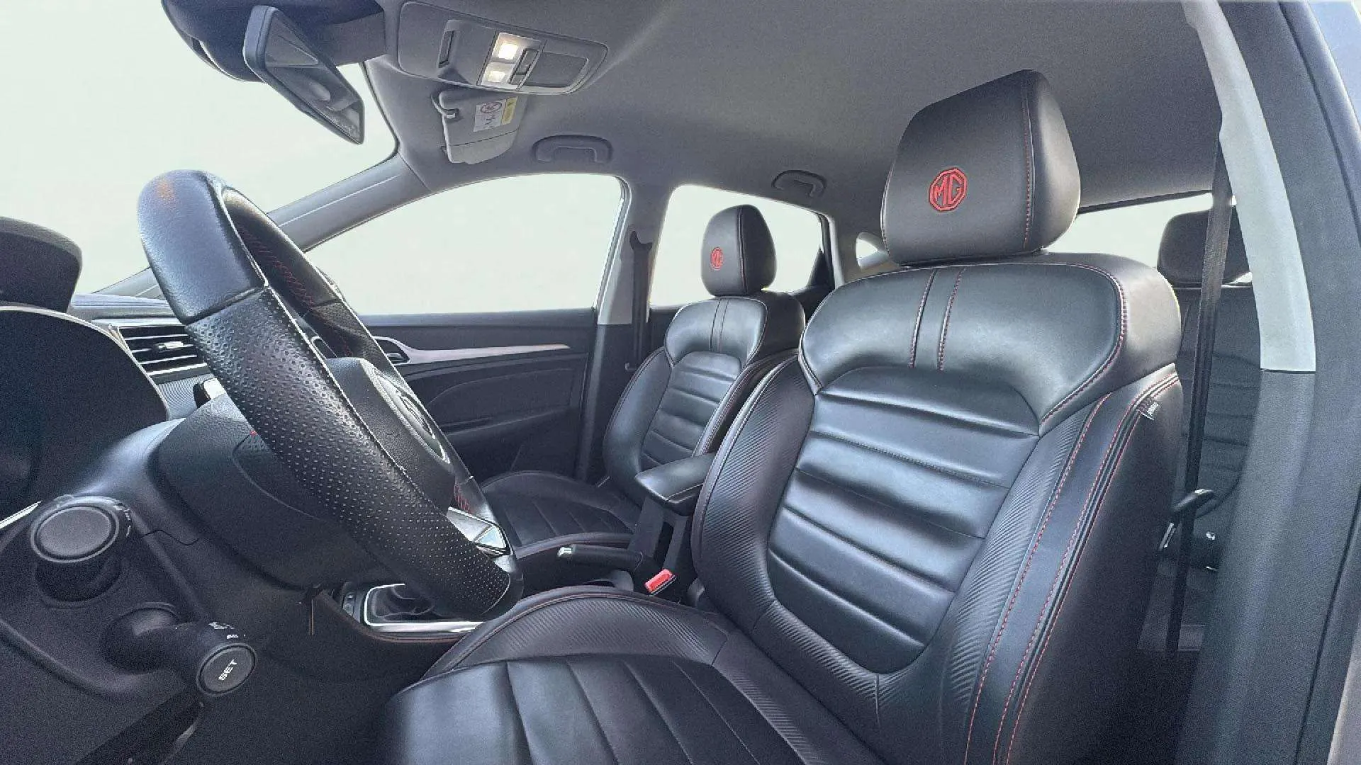 MG ZS 1.0T Luxury - foto 9