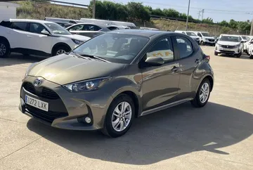 toyota yaris 15 120h active tech hibrido no enchufable automatica arval sevilla 903000000264989