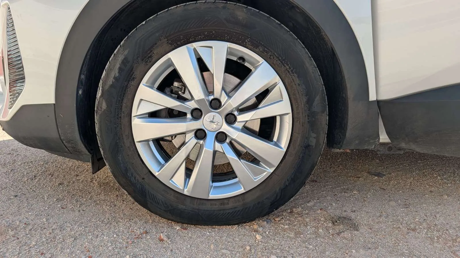Peugeot 3008 1.2 PureTech Active Pack EAT8 - foto 17