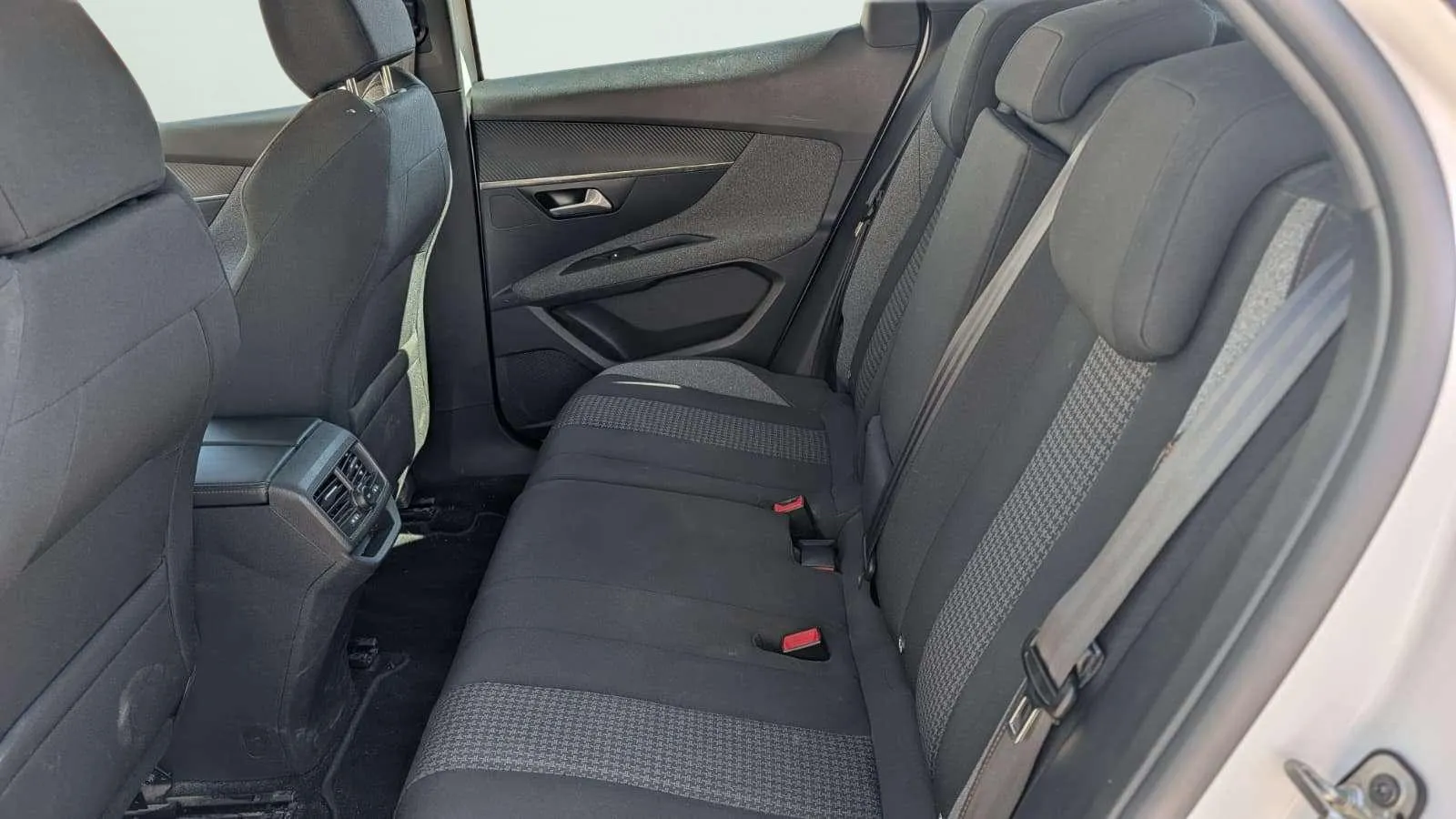 Peugeot 3008 1.2 PureTech Active Pack EAT8 - foto 15