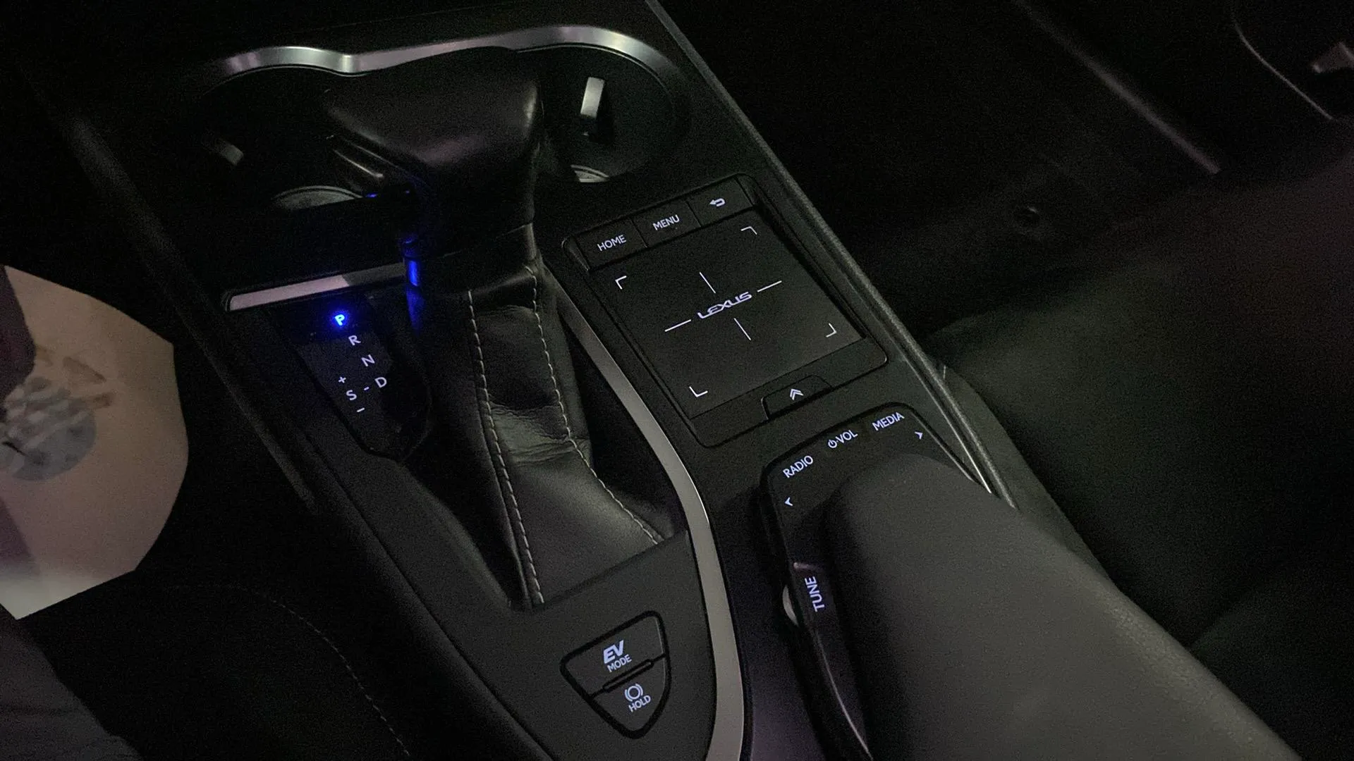 Lexus UX 2.0 250h Business Navigation - foto 25