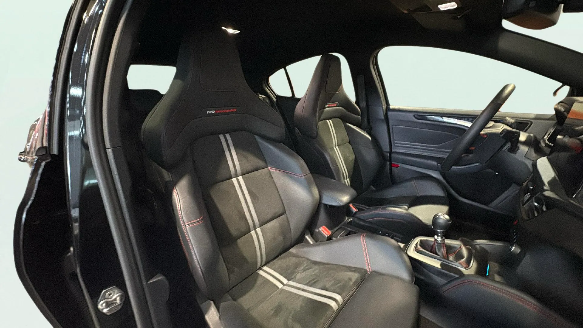 Ford Focus ST Edition 2.3 EcoBoost - foto 15