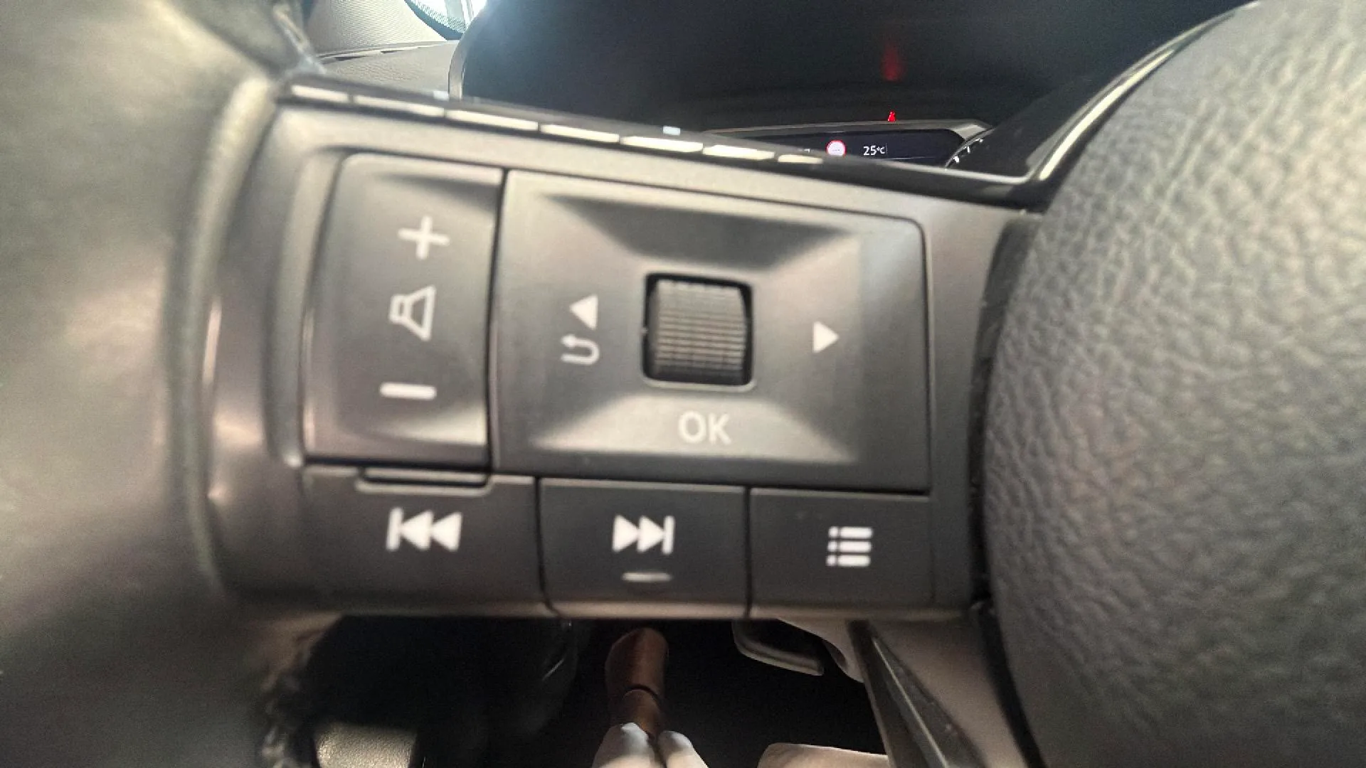 Nissan Qashqai DIG-T mHEV Xtronic Acenta - foto 16