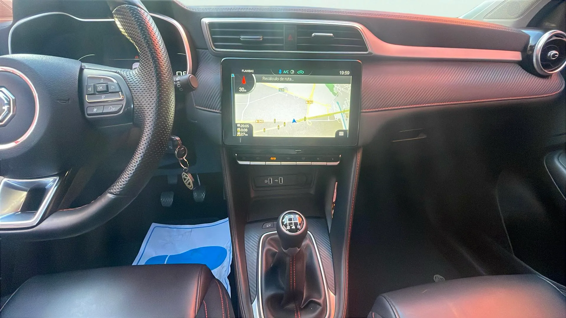 MG ZS 1.0T Luxury - foto 10
