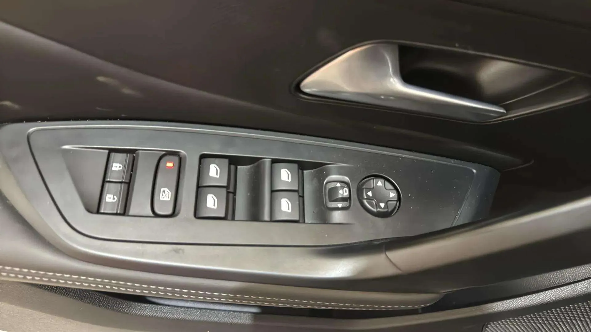 Peugeot 408 Allure Pack PureTech 130 EAT8 - foto 8