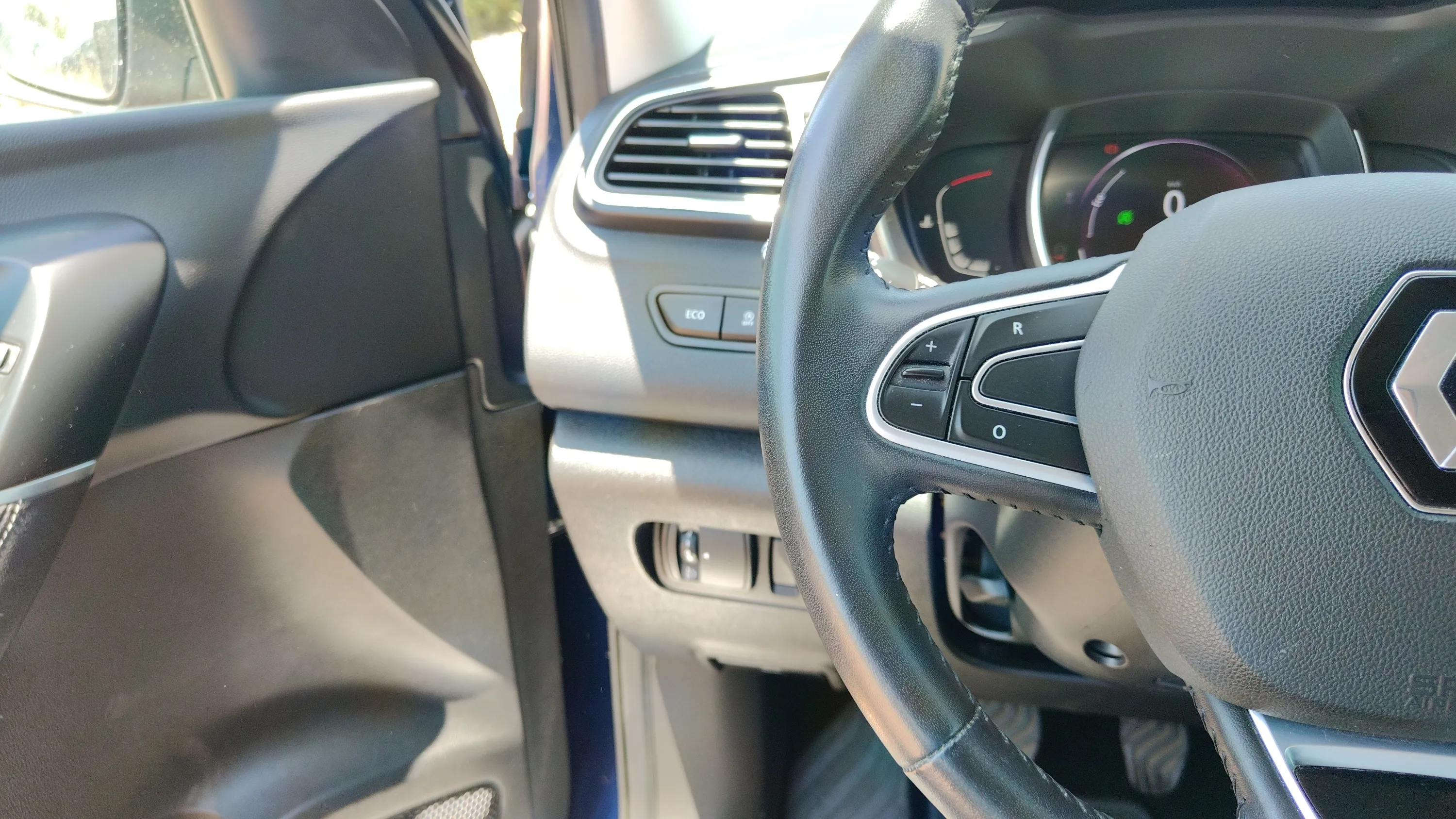 Renault Kadjar Life TCe GPF 18 - foto 17