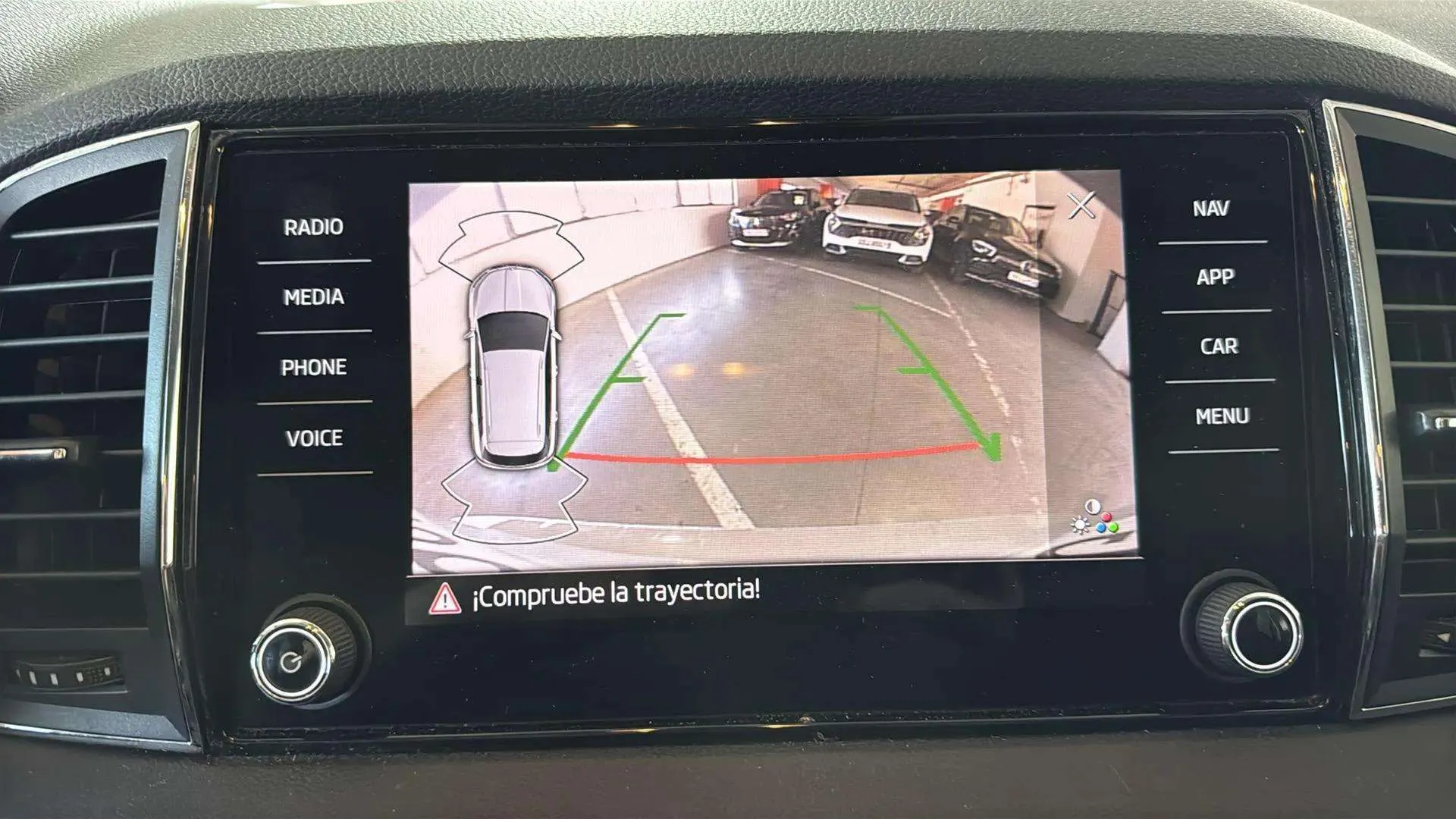 Škoda Karoq 1.5 TSI DSG ACT Design - foto 22