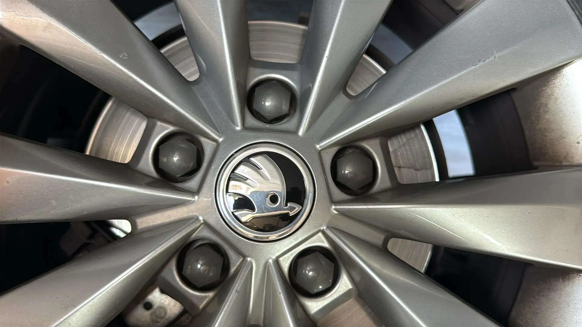 Škoda Karoq 1.5 TSI DSG ACT Design - foto 9