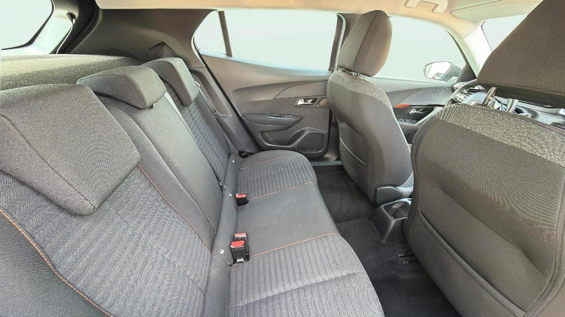 Peugeot 2008 Active Pack BlueHDi - foto 18