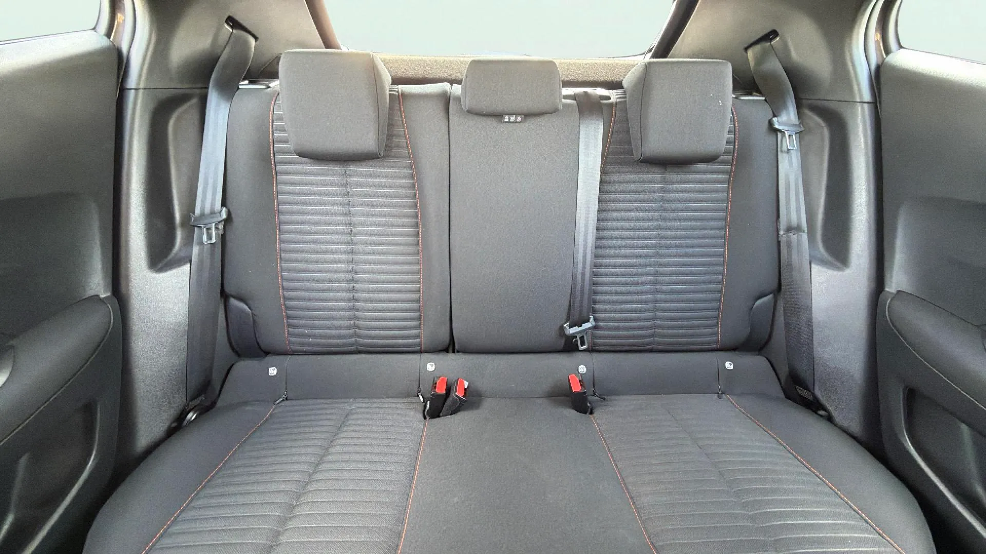 Peugeot 2008 Active Pack BlueHDi - foto 19