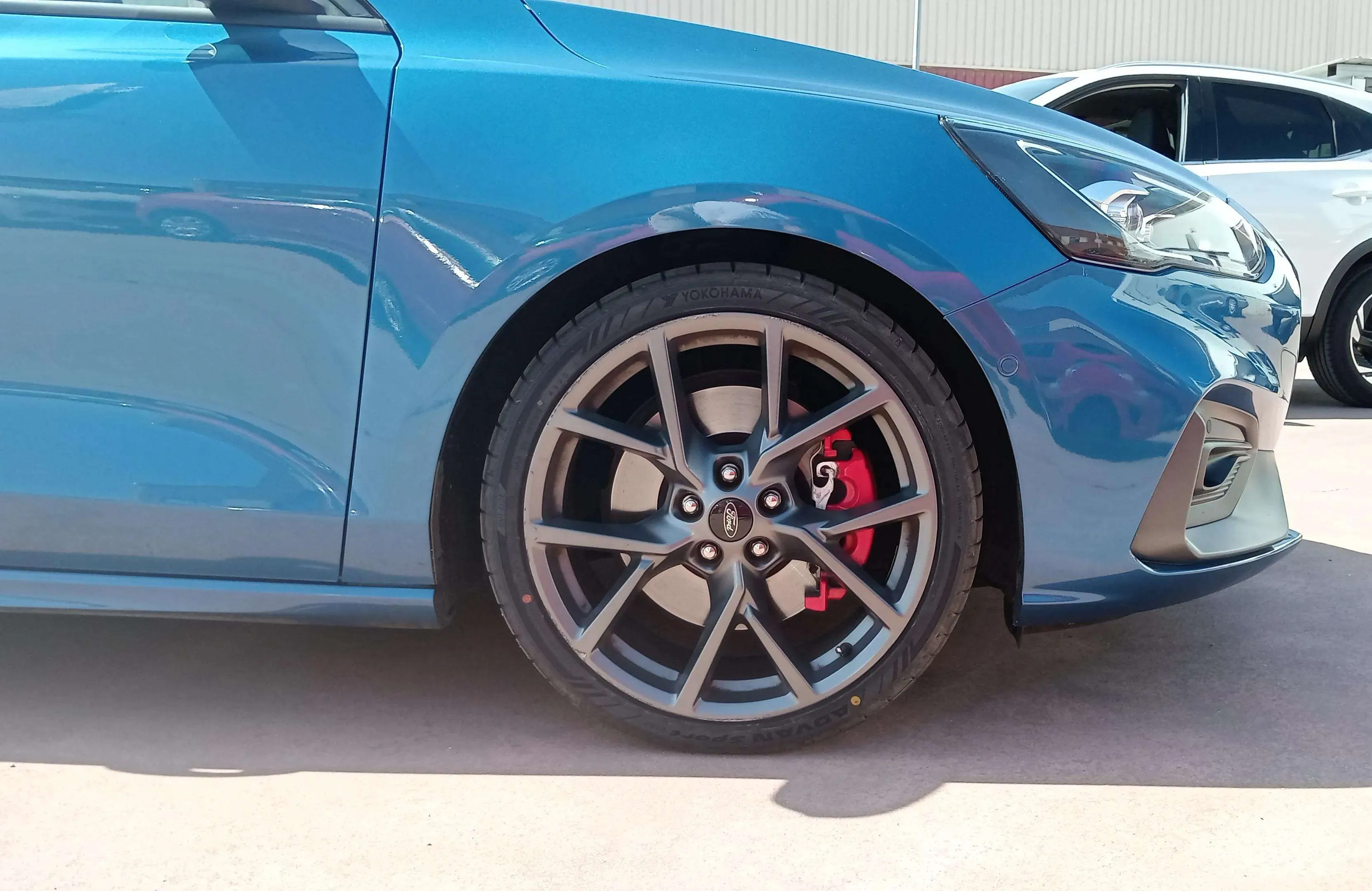 Ford Focus 2.3 EcoBoost ST SB - foto 14