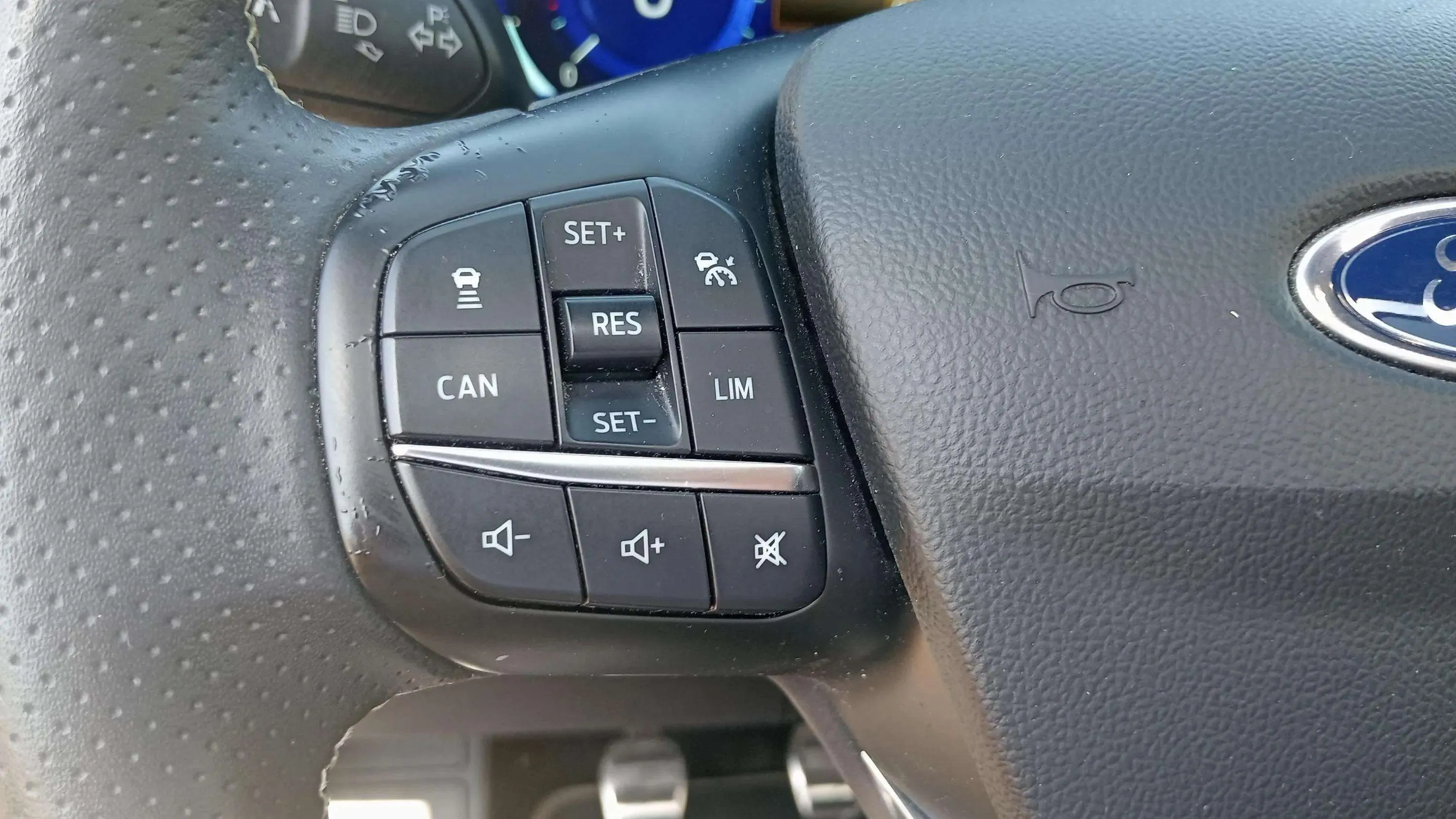 Ford Focus 2.3 EcoBoost ST SB - foto 25