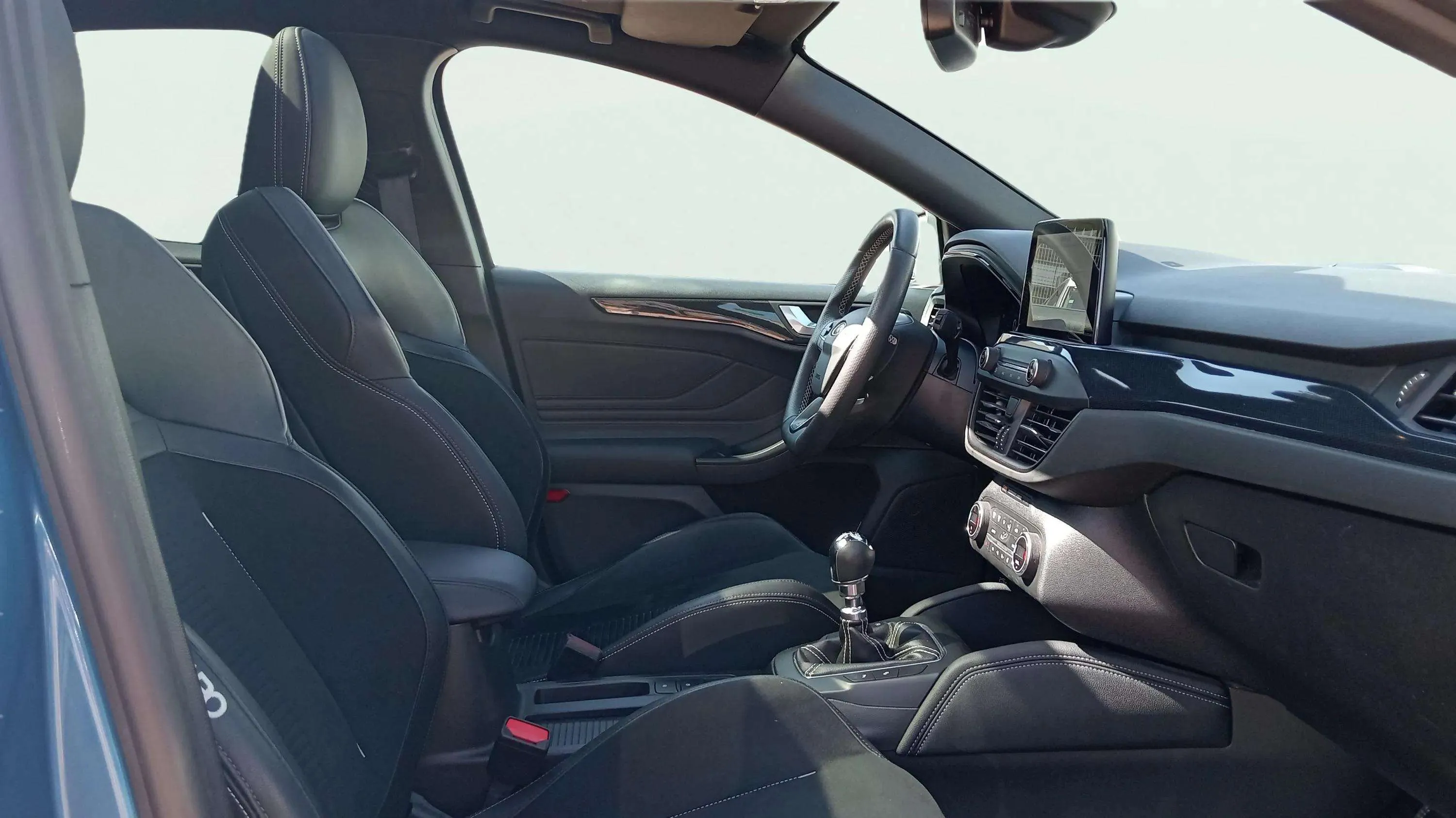 Ford Focus 2.3 EcoBoost ST SB - foto 19