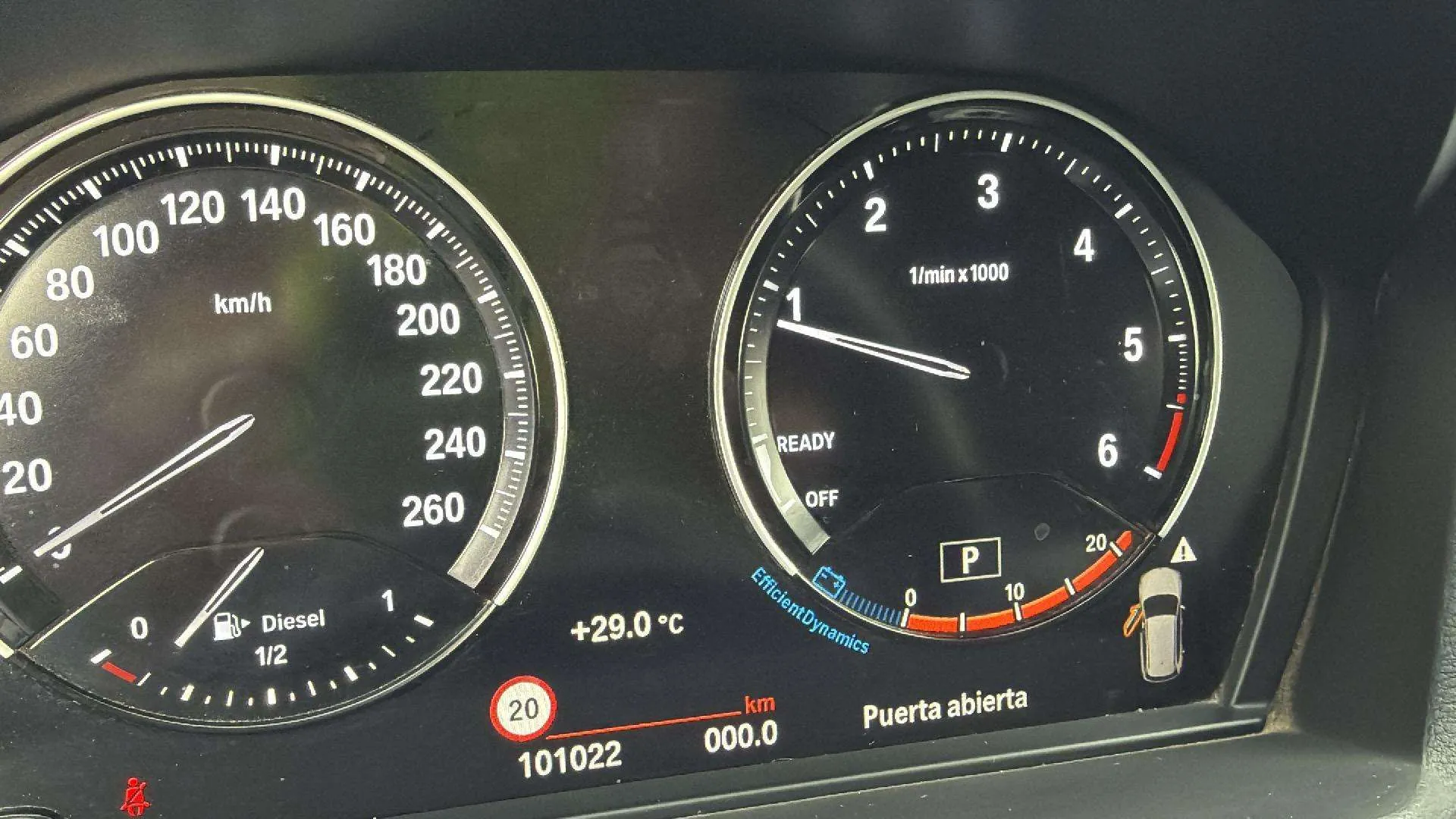 BMW X1 sDrive18d - foto 11