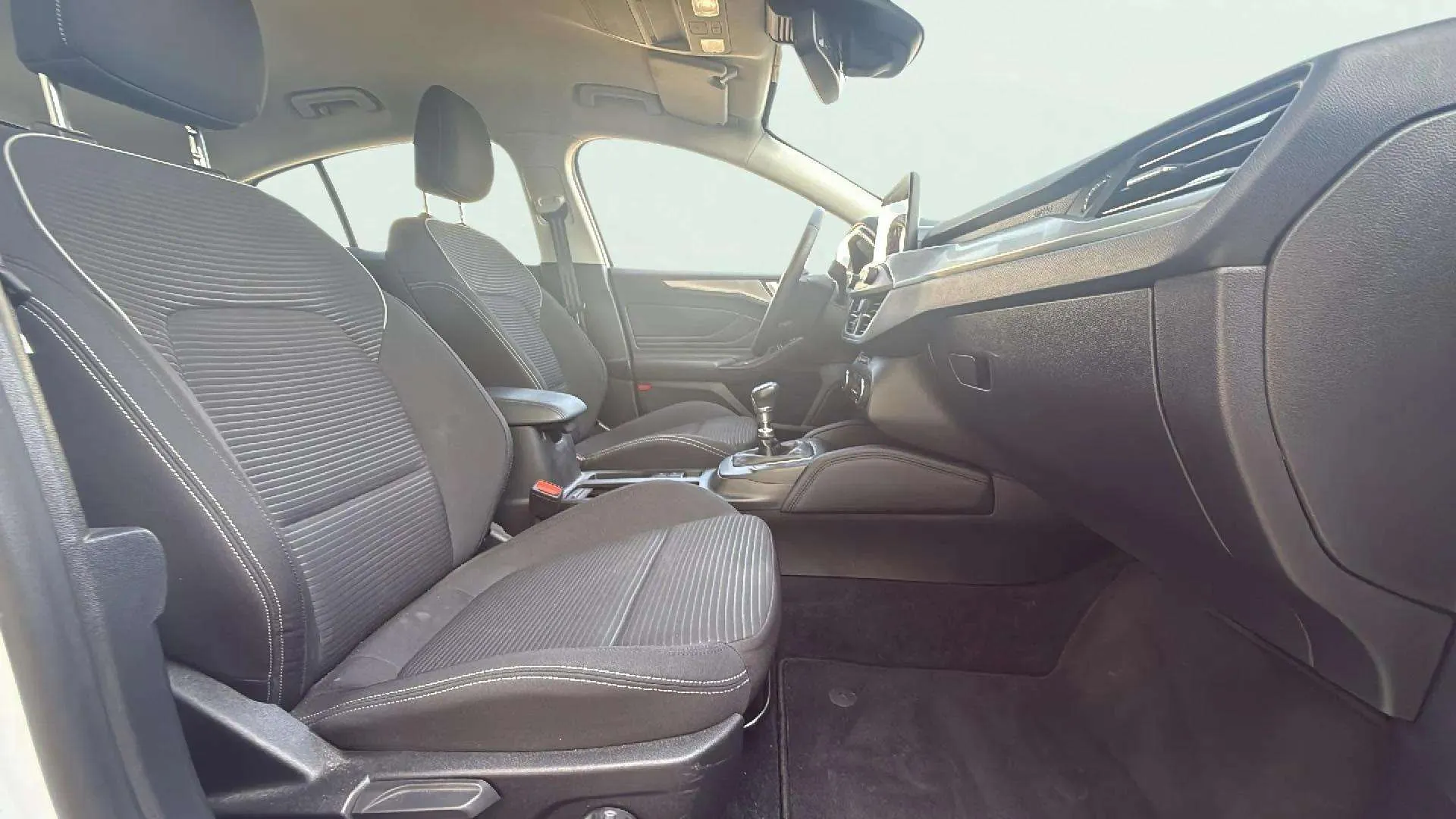 Ford Focus 1.5 EcoBlue Titanium - foto 18
