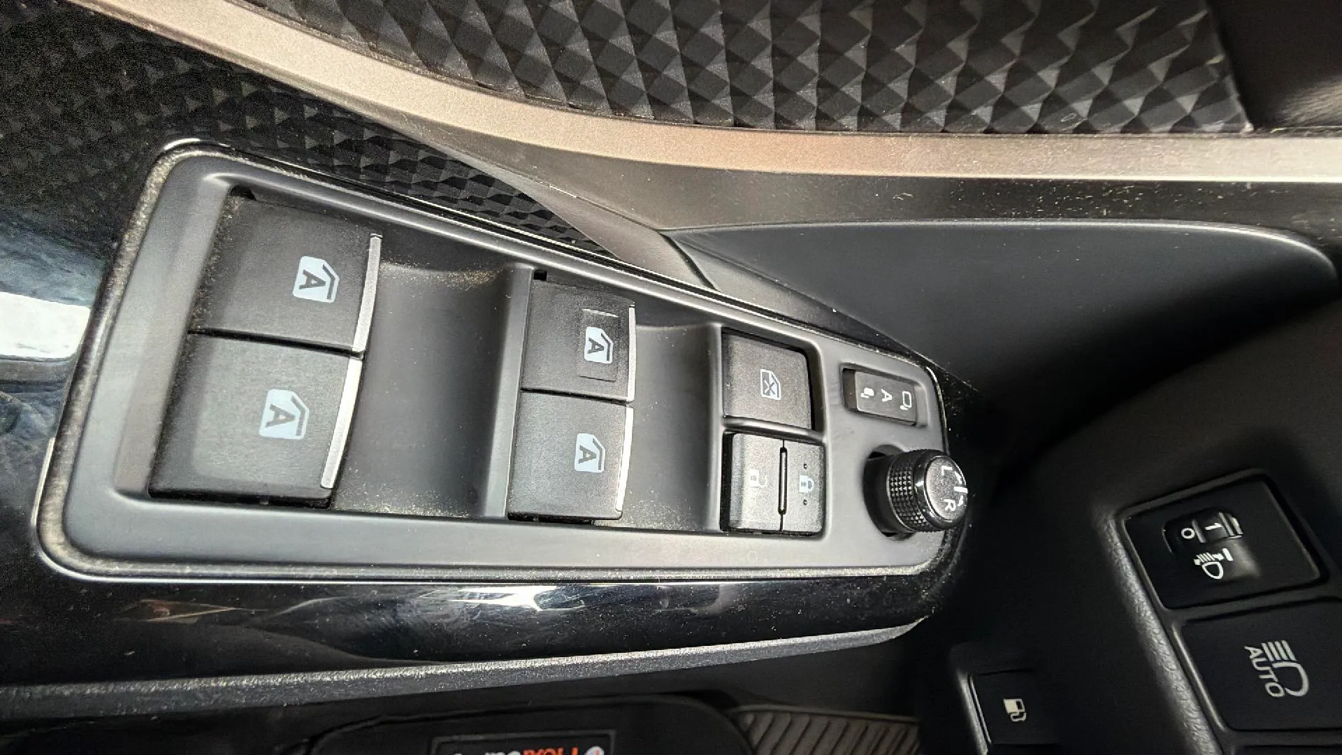 Toyota C-HR 1.8 125H Advance - foto 17