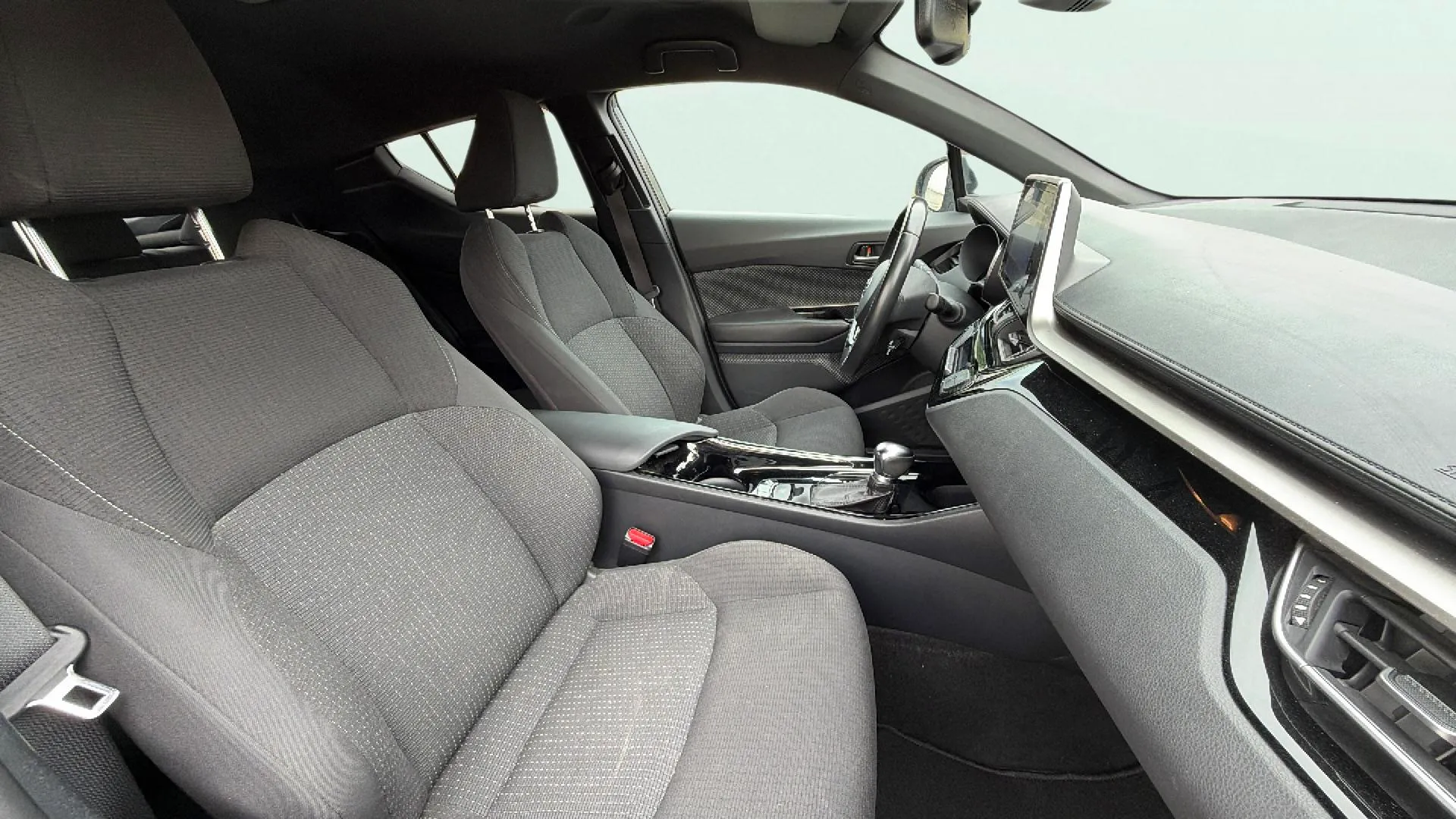 Toyota C-HR 1.8 125H Advance - foto 11