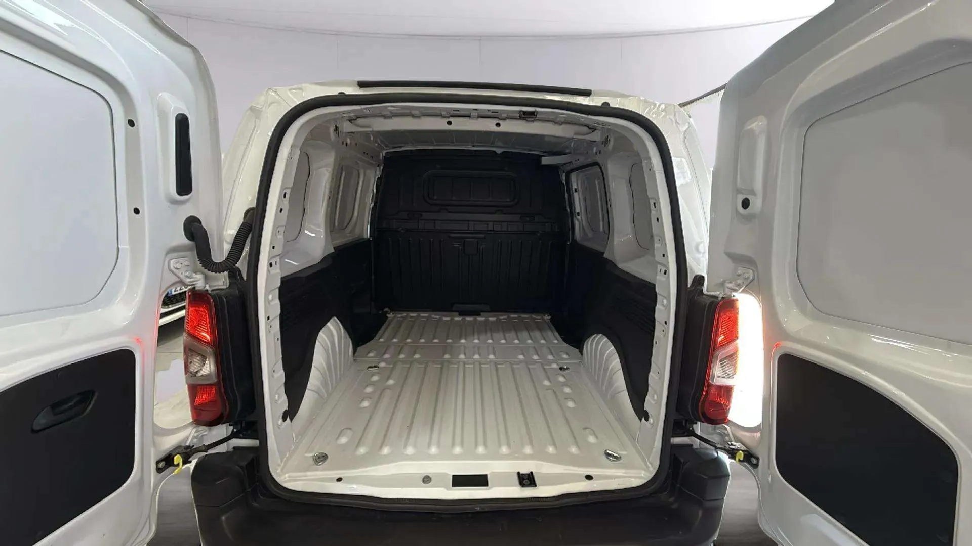 Peugeot Partner Nuevo Partner Standard 600KG BlueHDi - foto 6