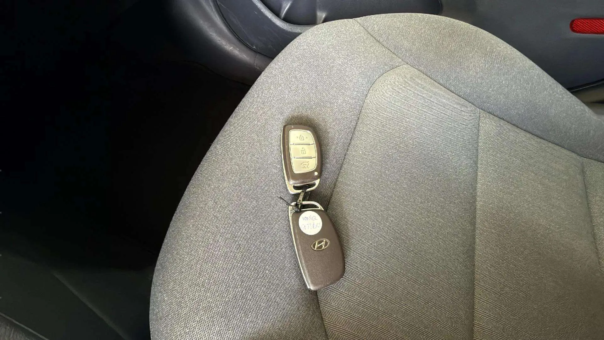 Hyundai Ioniq 1.6 GDI HEV Tecno DT - foto 17
